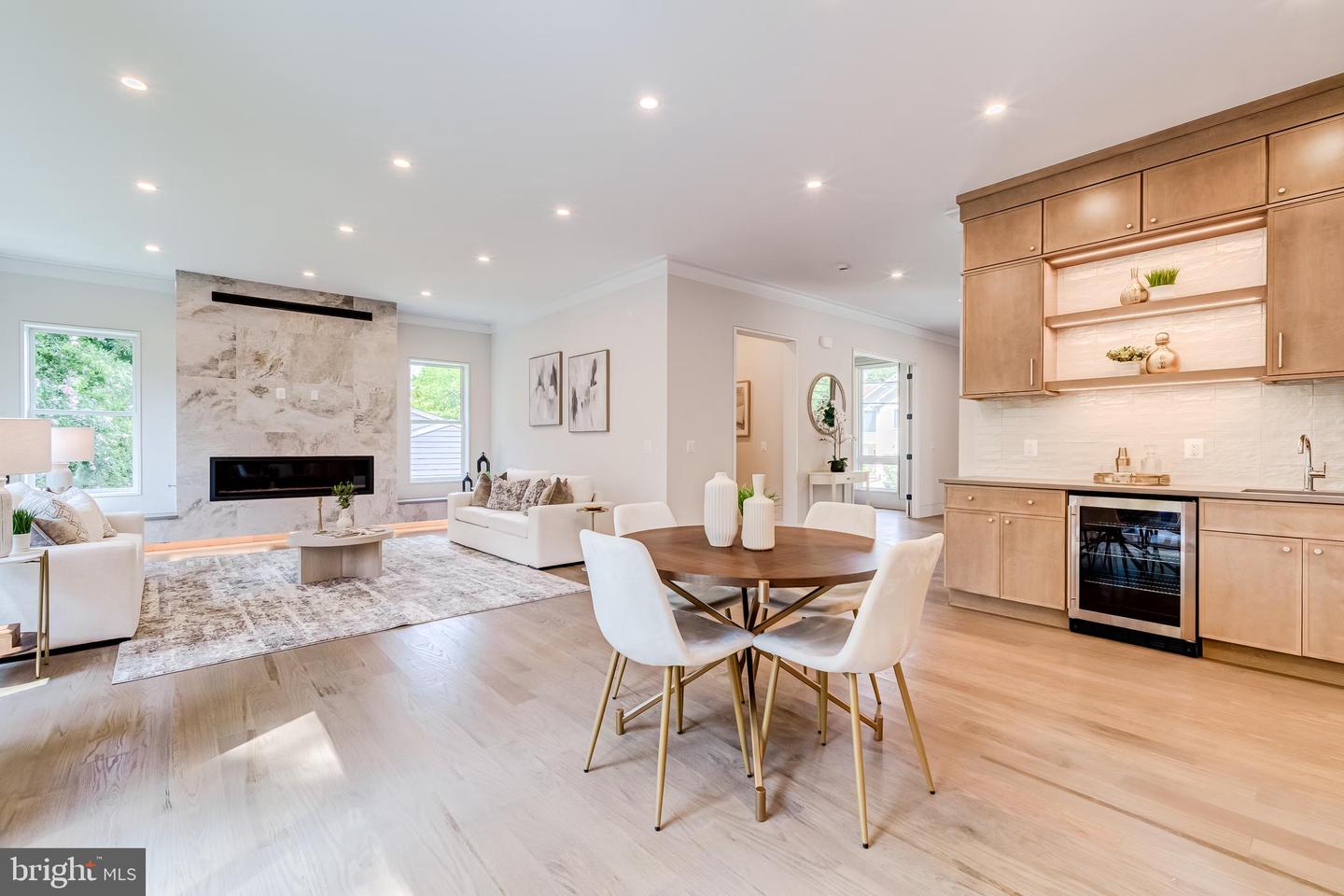 506 KINGSLEY RD SW, VIENNA, Virginia 22180, 6 Bedrooms Bedrooms, ,6 BathroomsBathrooms,Residential,For sale,506 KINGSLEY RD SW,VAFX2275690 MLS # VAFX2275690