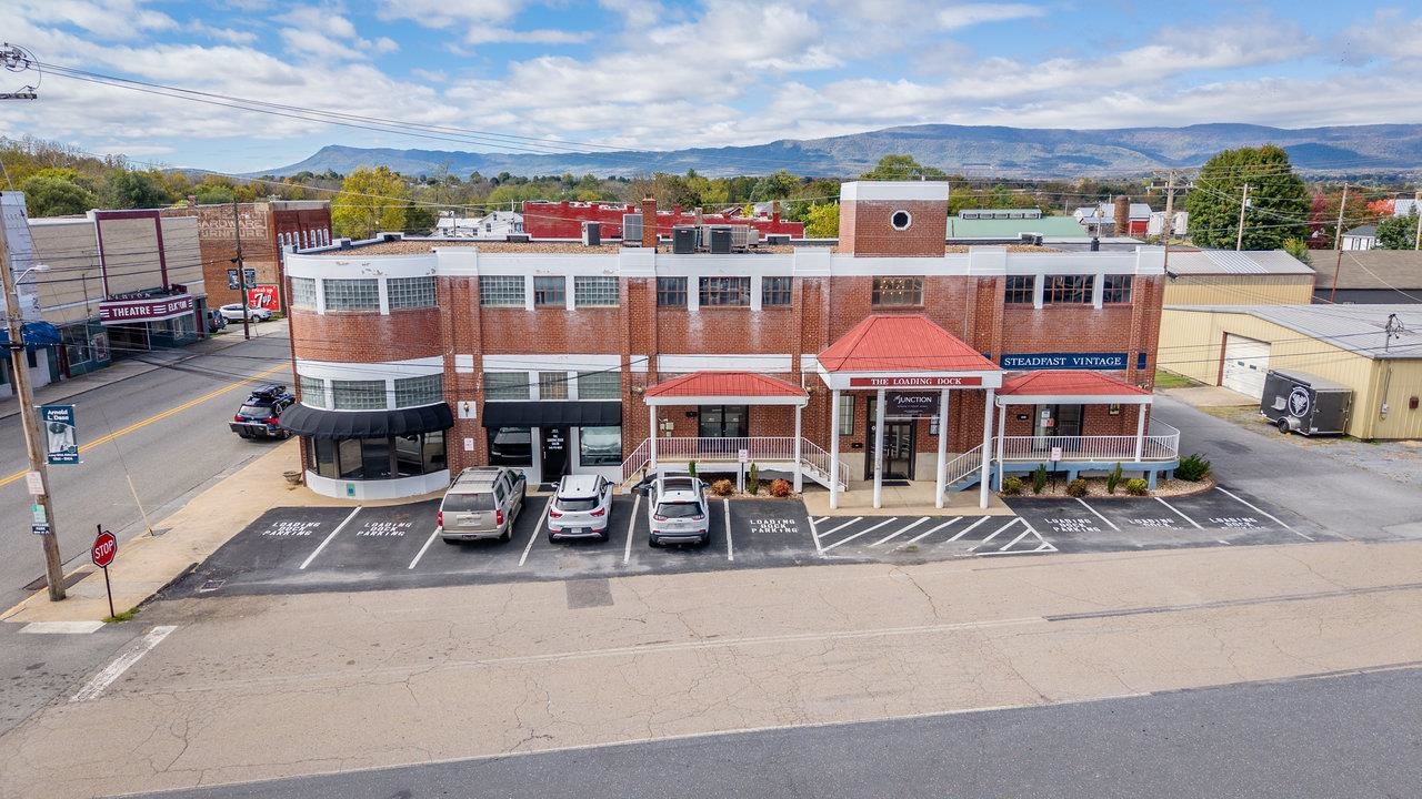 406 WEST SPOTSWOOD TRL, ELKTON, Virginia 22827, ,Commercial,406 WEST SPOTSWOOD TRL,670313 MLS # 670313
