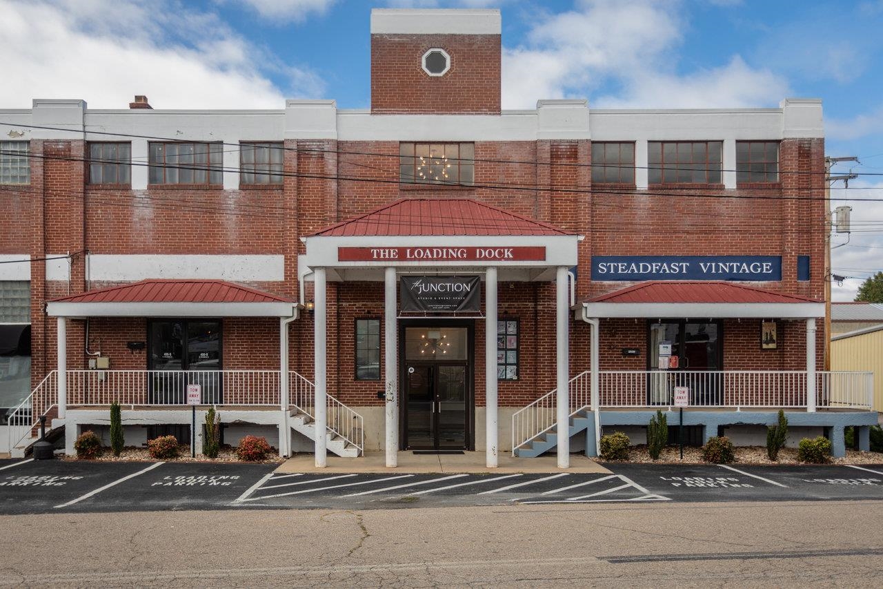 406 WEST SPOTSWOOD TRL, ELKTON, Virginia 22827, ,Commercial,406 WEST SPOTSWOOD TRL,670313 MLS # 670313