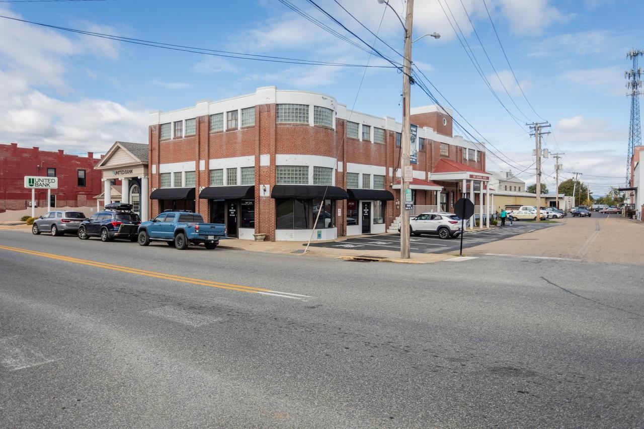406 WEST SPOTSWOOD TRL, ELKTON, Virginia 22827, ,Commercial,406 WEST SPOTSWOOD TRL,670313 MLS # 670313