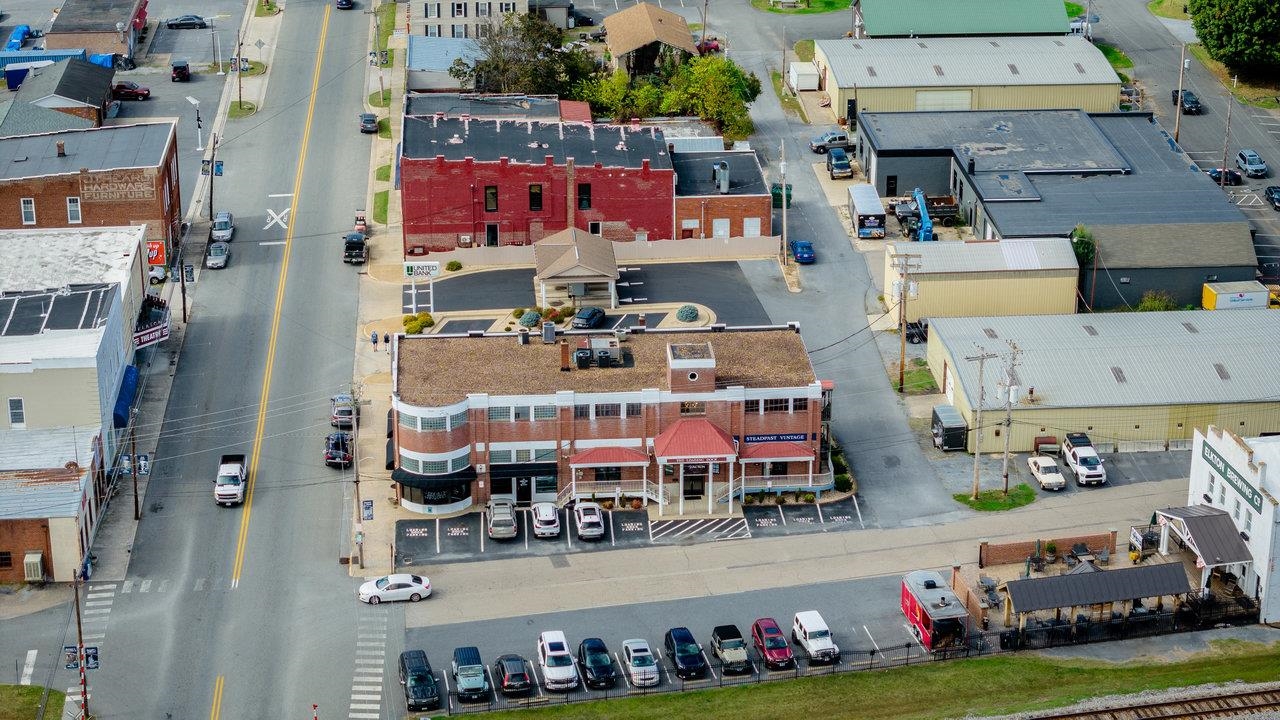 406 WEST SPOTSWOOD TRL, ELKTON, Virginia 22827, ,Commercial,406 WEST SPOTSWOOD TRL,670313 MLS # 670313