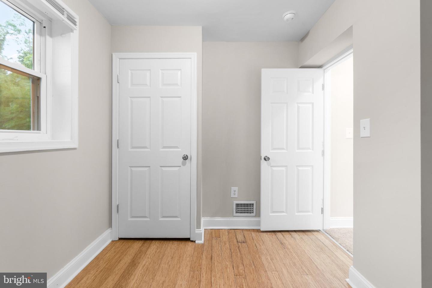 521 FOXHALL PL SE, WASHINGTON, District Of Columbia 20032, 4 Bedrooms Bedrooms, ,2 BathroomsBathrooms,Residential,For sale,521 FOXHALL PL SE,DCDC2189454 MLS # DCDC2189454