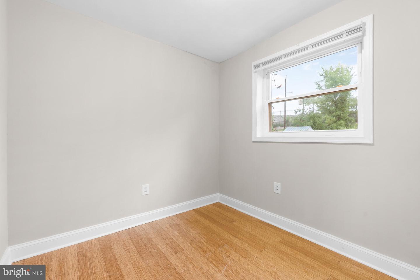 521 FOXHALL PL SE, WASHINGTON, District Of Columbia 20032, 4 Bedrooms Bedrooms, ,2 BathroomsBathrooms,Residential,For sale,521 FOXHALL PL SE,DCDC2189454 MLS # DCDC2189454
