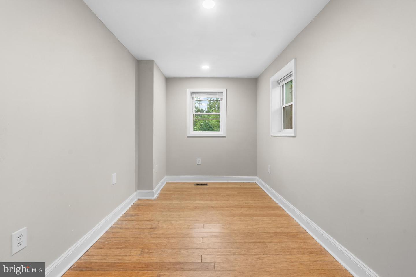 521 FOXHALL PL SE, WASHINGTON, District Of Columbia 20032, 4 Bedrooms Bedrooms, ,2 BathroomsBathrooms,Residential,For sale,521 FOXHALL PL SE,DCDC2189454 MLS # DCDC2189454