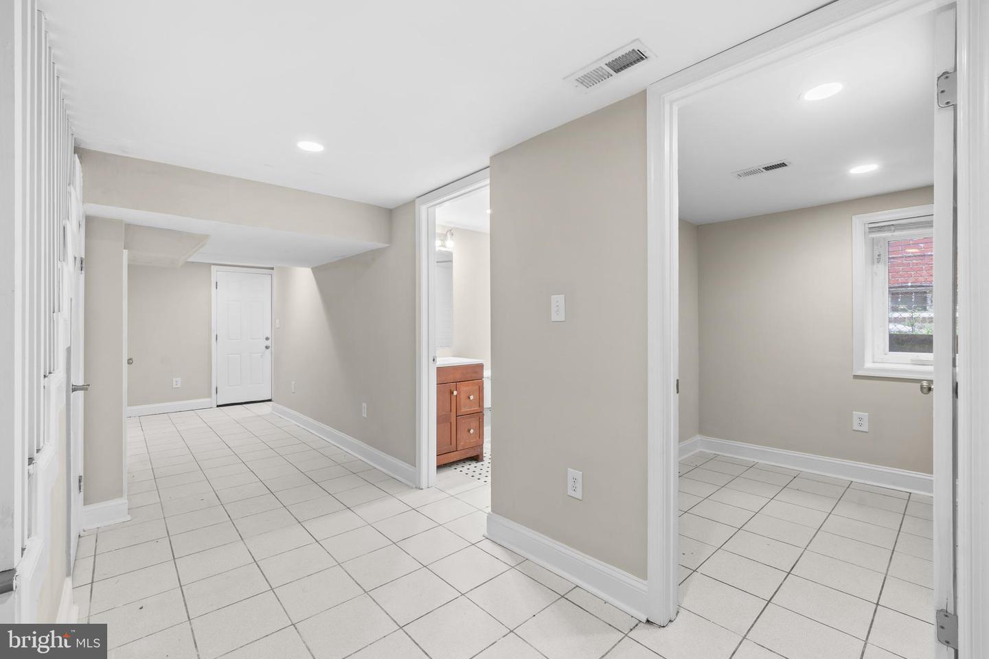 521 FOXHALL PL SE, WASHINGTON, District Of Columbia 20032, 4 Bedrooms Bedrooms, ,2 BathroomsBathrooms,Residential,For sale,521 FOXHALL PL SE,DCDC2189454 MLS # DCDC2189454