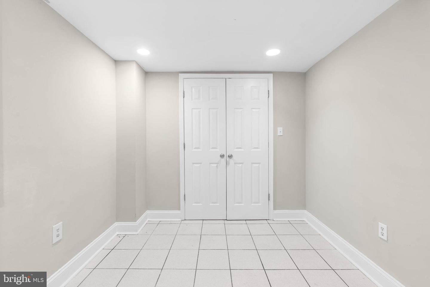 521 FOXHALL PL SE, WASHINGTON, District Of Columbia 20032, 4 Bedrooms Bedrooms, ,2 BathroomsBathrooms,Residential,For sale,521 FOXHALL PL SE,DCDC2189454 MLS # DCDC2189454