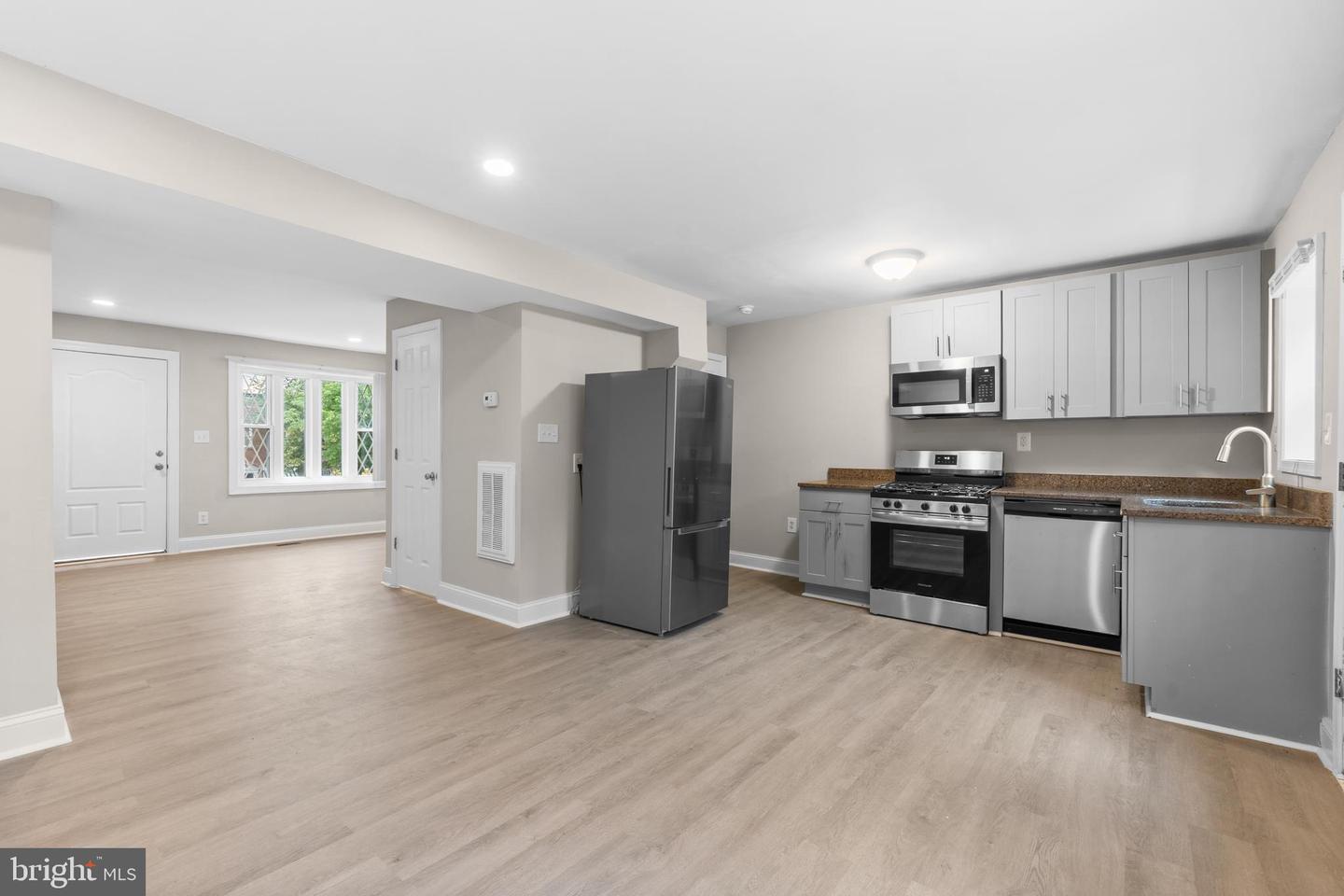 521 FOXHALL PL SE, WASHINGTON, District Of Columbia 20032, 4 Bedrooms Bedrooms, ,2 BathroomsBathrooms,Residential,For sale,521 FOXHALL PL SE,DCDC2189454 MLS # DCDC2189454