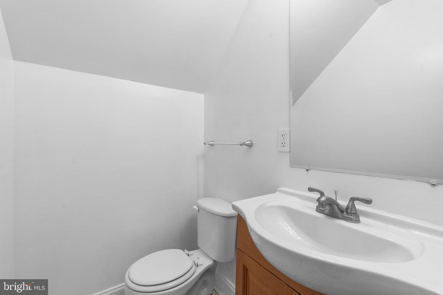 521 FOXHALL PL SE, WASHINGTON, District Of Columbia 20032, 4 Bedrooms Bedrooms, ,2 BathroomsBathrooms,Residential,For sale,521 FOXHALL PL SE,DCDC2189454 MLS # DCDC2189454