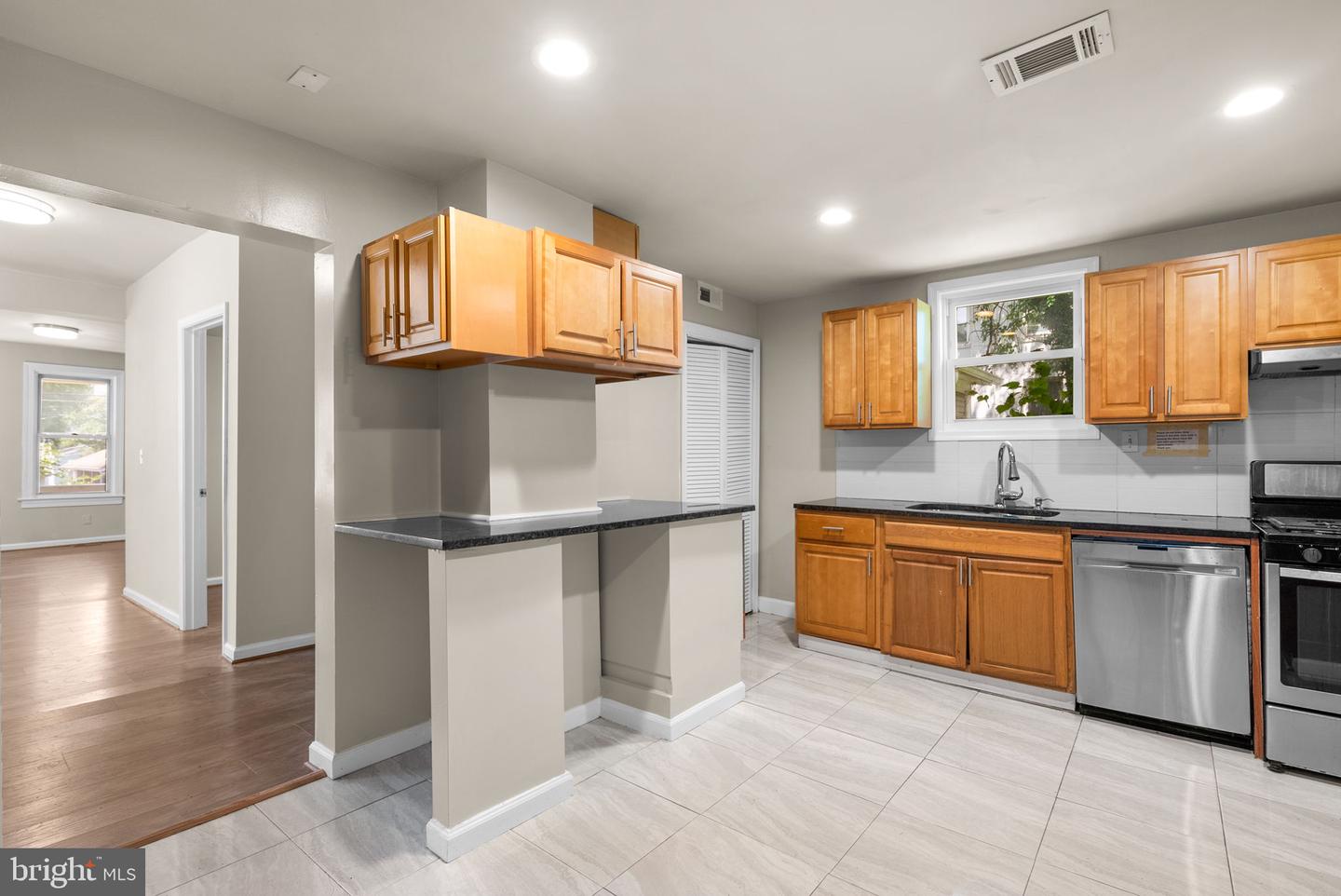 4035 GRANT ST NE, WASHINGTON, District Of Columbia 20019, 7 Bedrooms Bedrooms, ,4 BathroomsBathrooms,Residential,For sale,4035 GRANT ST NE,DCDC2211280 MLS # DCDC2211280