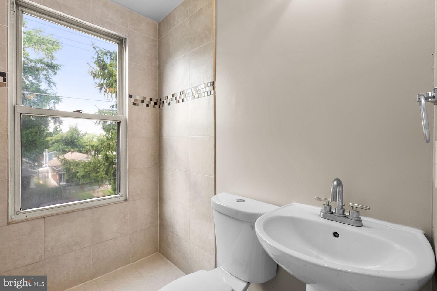 4035 GRANT ST NE, WASHINGTON, District Of Columbia 20019, 7 Bedrooms Bedrooms, ,4 BathroomsBathrooms,Residential,For sale,4035 GRANT ST NE,DCDC2211280 MLS # DCDC2211280