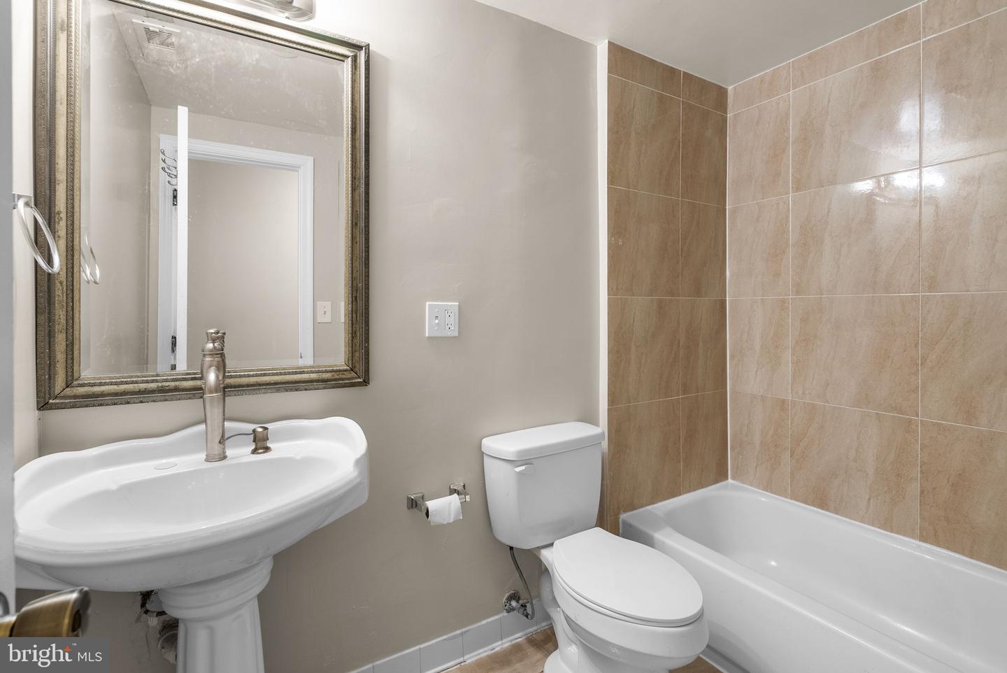 4035 GRANT ST NE, WASHINGTON, District Of Columbia 20019, 7 Bedrooms Bedrooms, ,4 BathroomsBathrooms,Residential,For sale,4035 GRANT ST NE,DCDC2211280 MLS # DCDC2211280