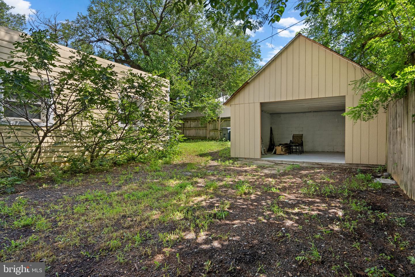4035 GRANT ST NE, WASHINGTON, District Of Columbia 20019, 7 Bedrooms Bedrooms, ,4 BathroomsBathrooms,Residential,For sale,4035 GRANT ST NE,DCDC2211280 MLS # DCDC2211280