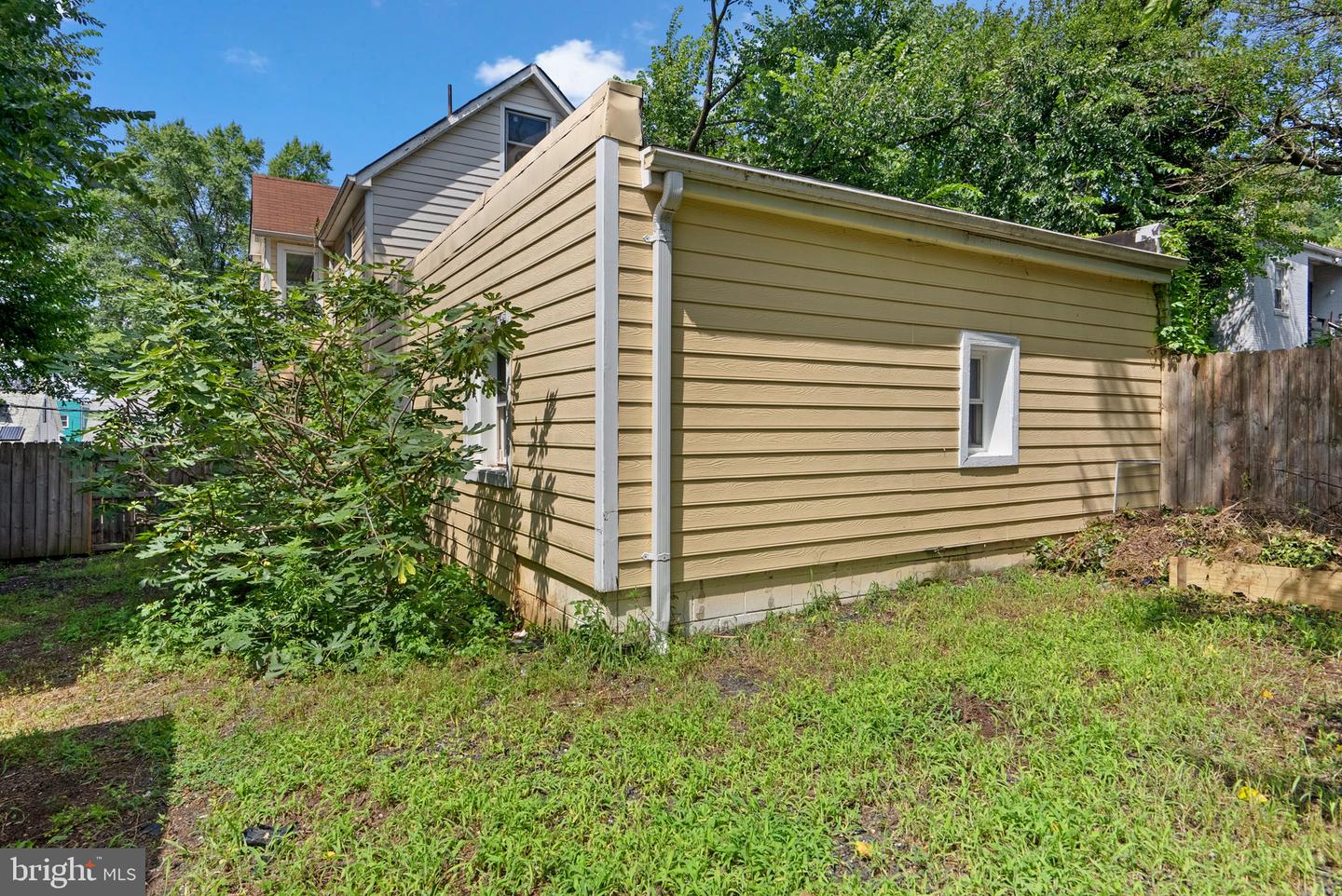 4035 GRANT ST NE, WASHINGTON, District Of Columbia 20019, 7 Bedrooms Bedrooms, ,4 BathroomsBathrooms,Residential,For sale,4035 GRANT ST NE,DCDC2211280 MLS # DCDC2211280