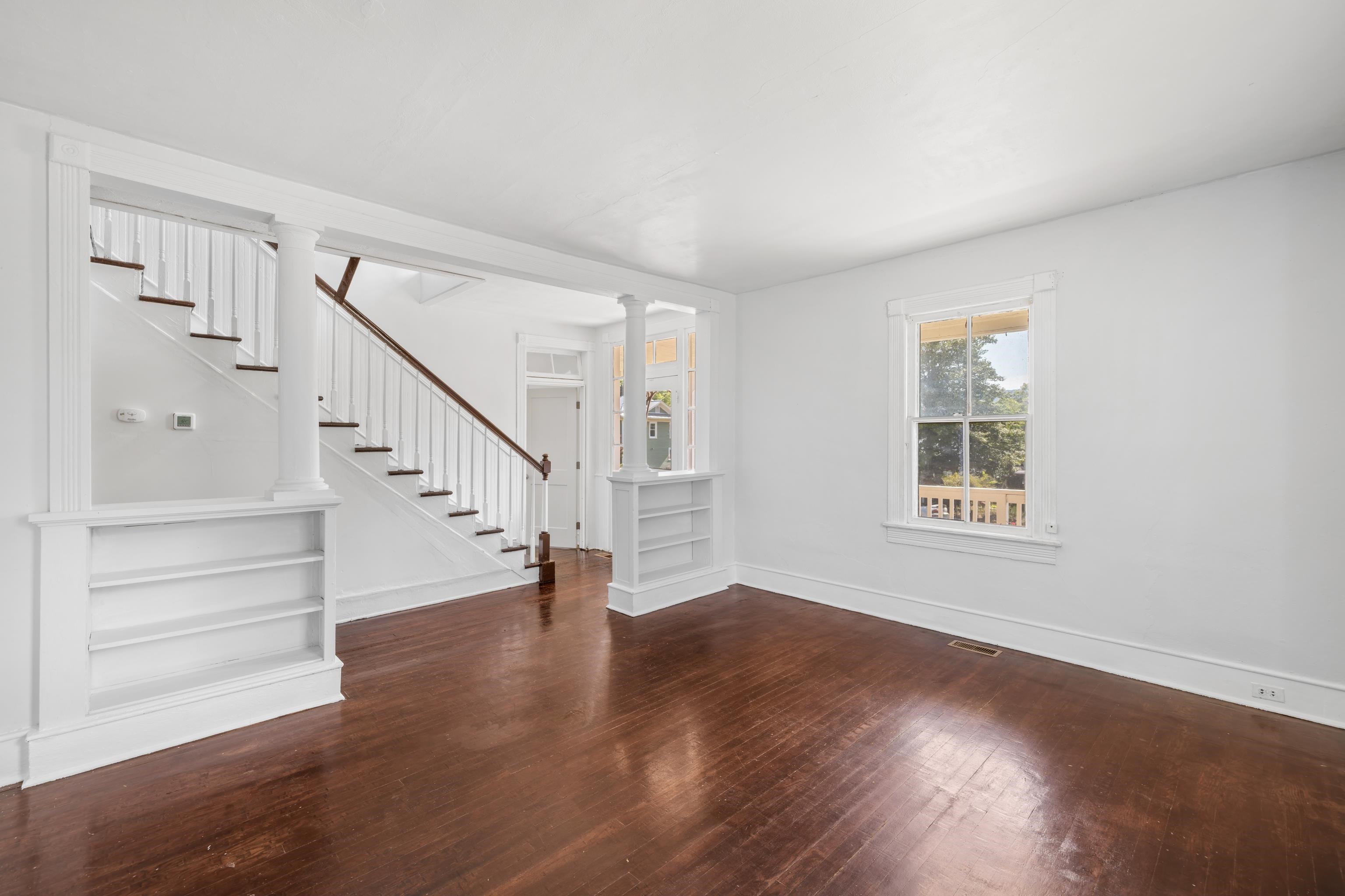 477 CHESTNUT AVE, WAYNESBORO, Virginia 22980, 4 Bedrooms Bedrooms, ,3 BathroomsBathrooms,Residential,477 CHESTNUT AVE,668979 MLS # 668979