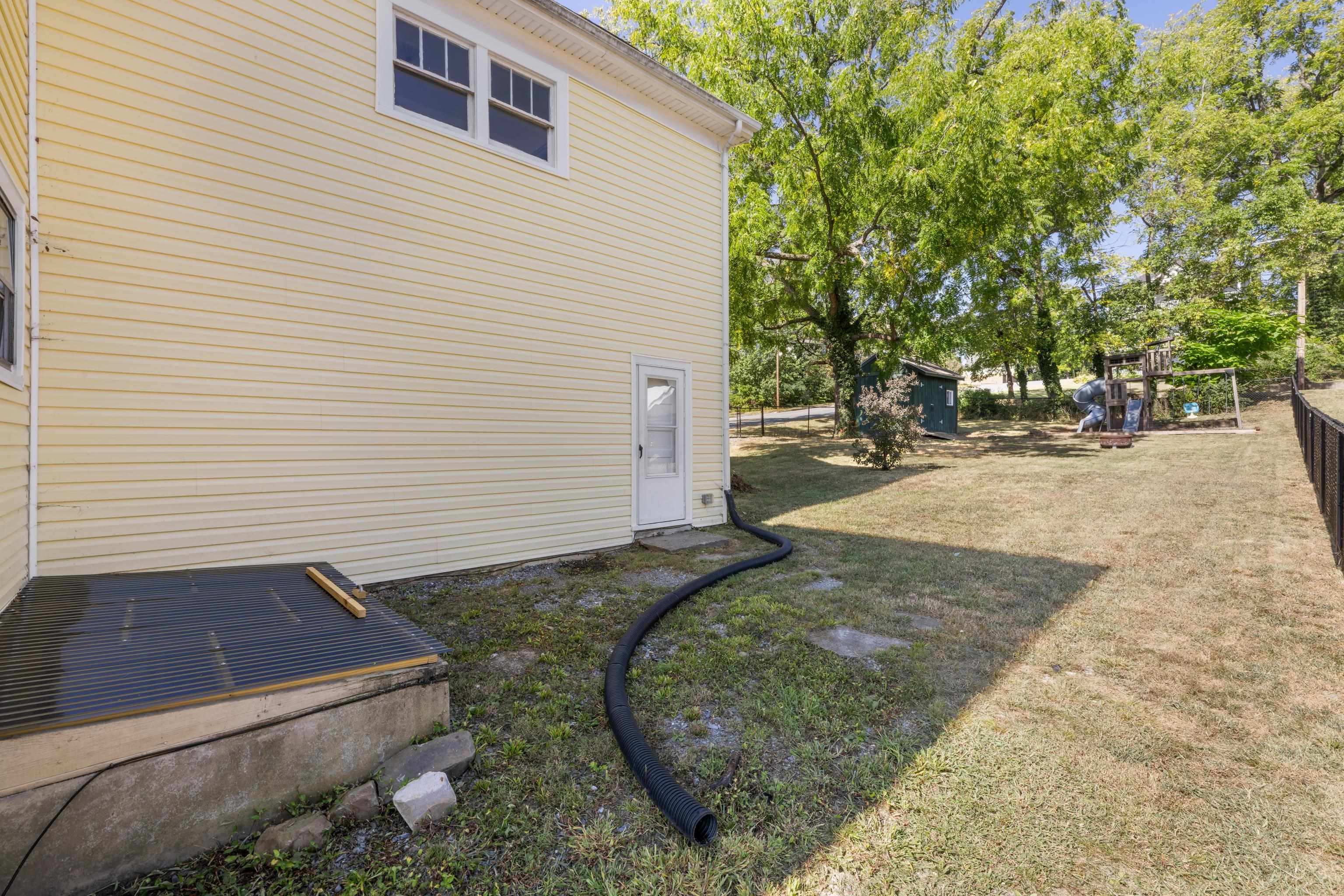 477 CHESTNUT AVE, WAYNESBORO, Virginia 22980, 4 Bedrooms Bedrooms, ,3 BathroomsBathrooms,Residential,477 CHESTNUT AVE,668979 MLS # 668979