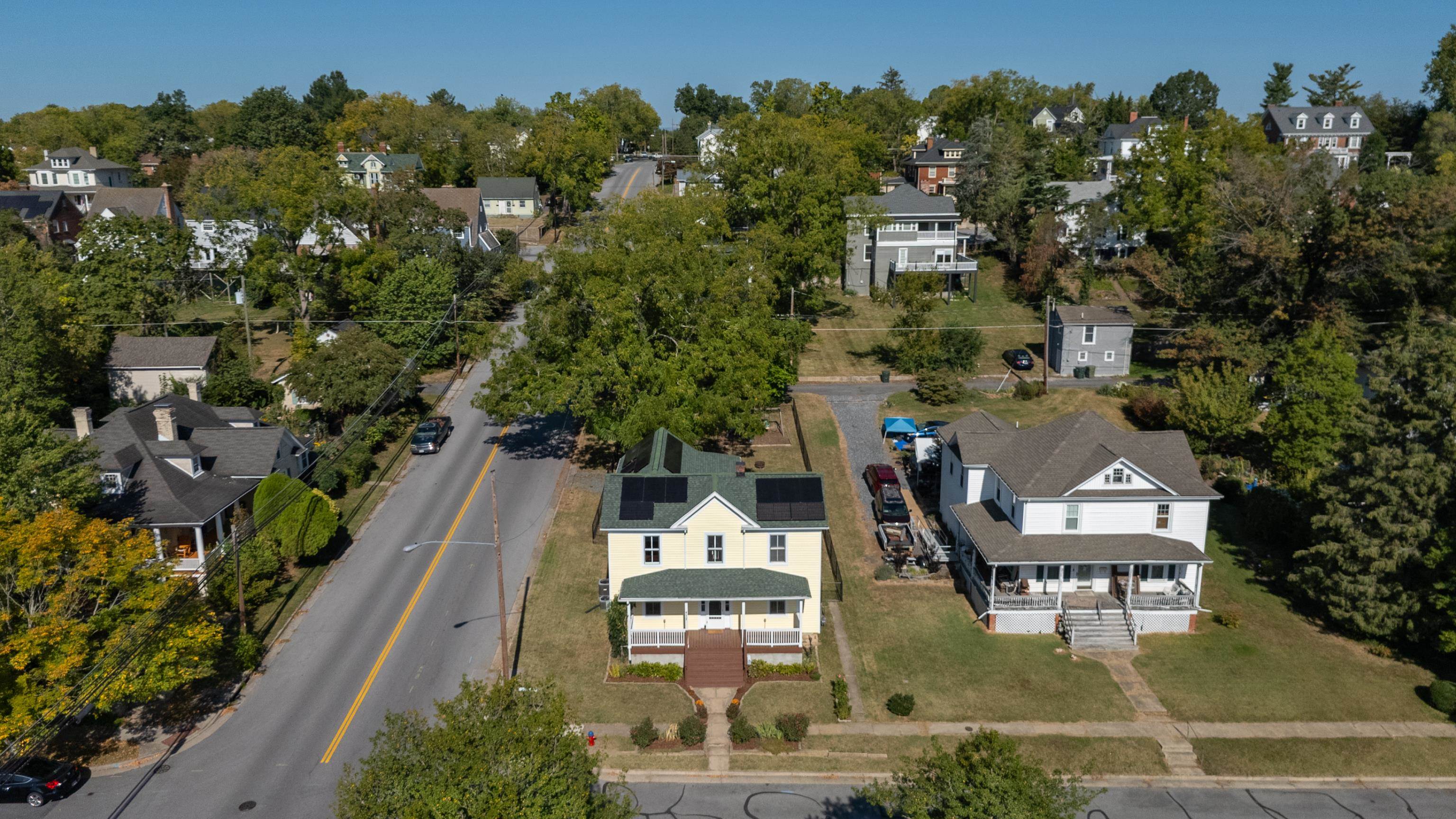 477 CHESTNUT AVE, WAYNESBORO, Virginia 22980, 4 Bedrooms Bedrooms, ,3 BathroomsBathrooms,Residential,477 CHESTNUT AVE,668979 MLS # 668979
