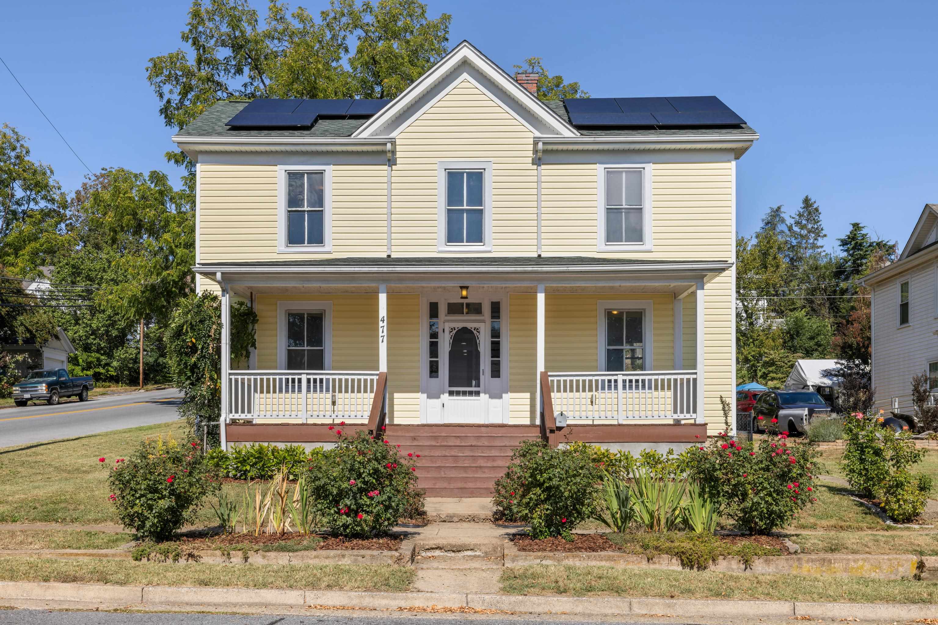 477 CHESTNUT AVE, WAYNESBORO, Virginia 22980, 4 Bedrooms Bedrooms, ,3 BathroomsBathrooms,Residential,477 CHESTNUT AVE,668979 MLS # 668979