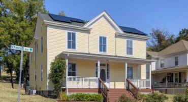 477 CHESTNUT AVE, WAYNESBORO, Virginia 22980, 4 Bedrooms Bedrooms, ,3 BathroomsBathrooms,Residential,477 CHESTNUT AVE,668979 MLS # 668979