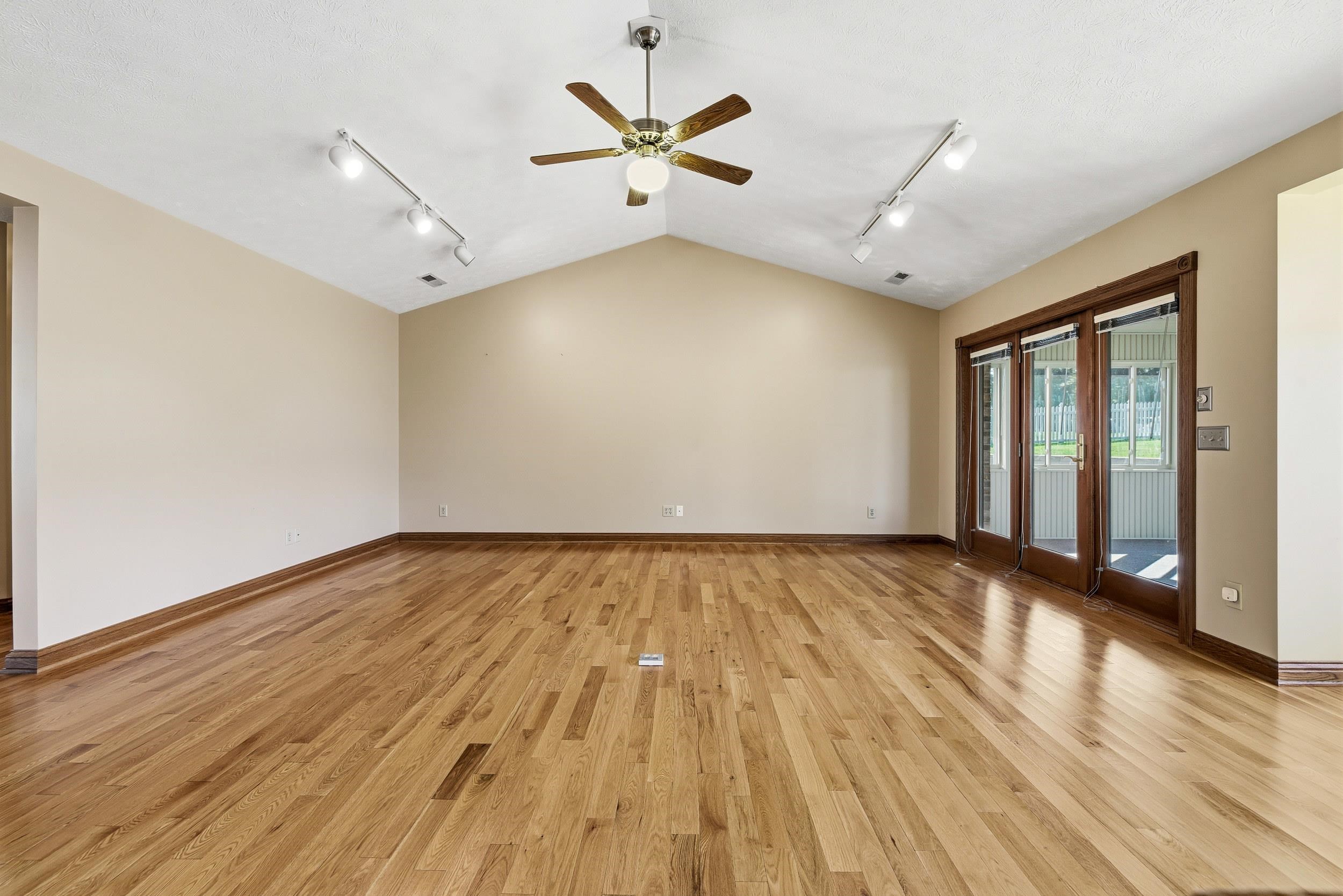 100 SUNBRIGHT DR, BRIDGEWATER, Virginia 22812, 3 Bedrooms Bedrooms, ,2 BathroomsBathrooms,Residential,100 SUNBRIGHT DR,670302 MLS # 670302