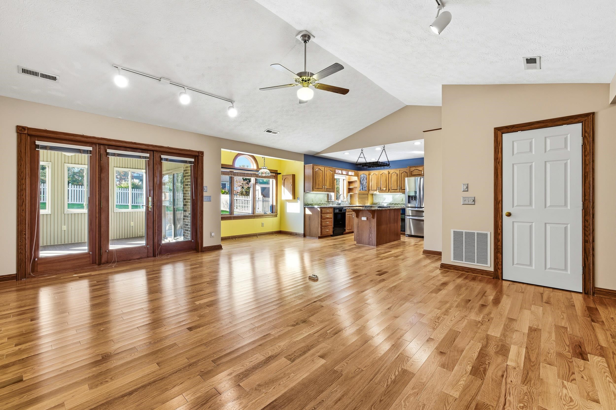 100 SUNBRIGHT DR, BRIDGEWATER, Virginia 22812, 3 Bedrooms Bedrooms, ,2 BathroomsBathrooms,Residential,100 SUNBRIGHT DR,670302 MLS # 670302