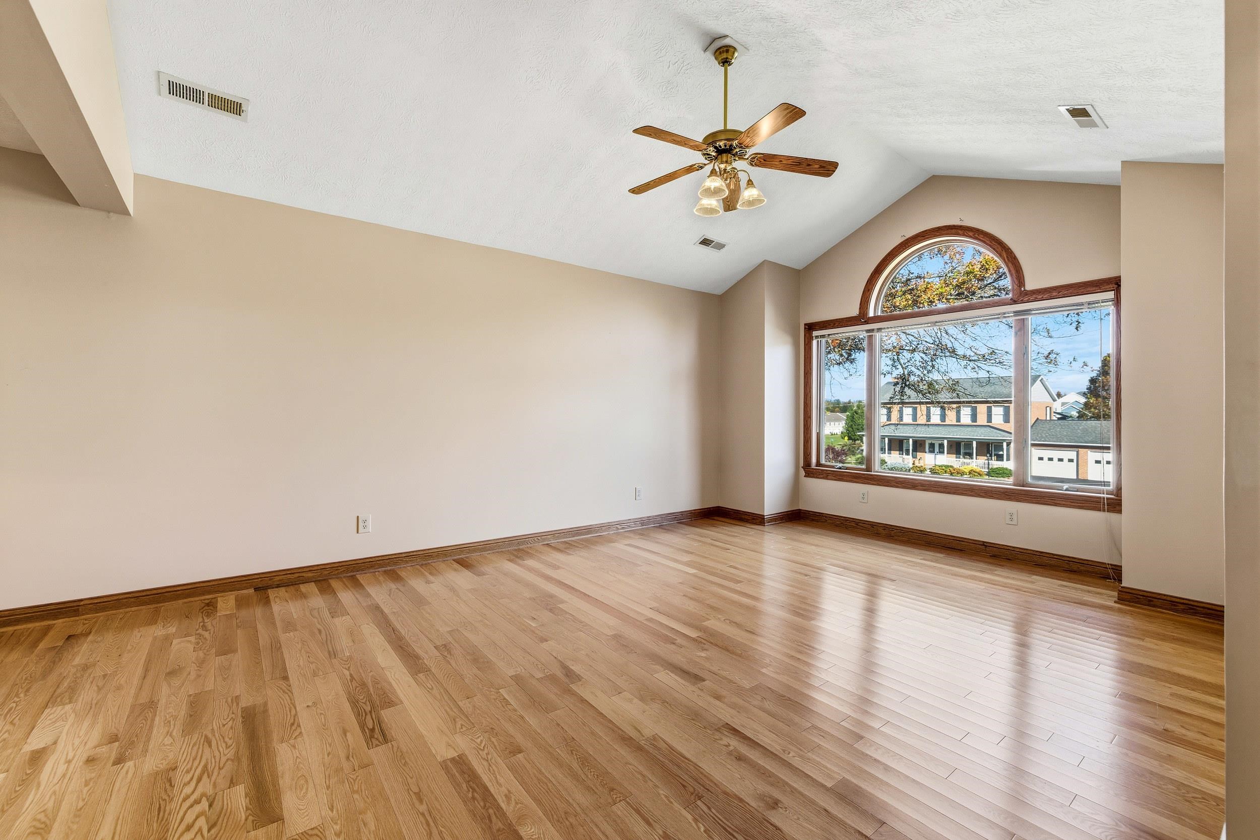100 SUNBRIGHT DR, BRIDGEWATER, Virginia 22812, 3 Bedrooms Bedrooms, ,2 BathroomsBathrooms,Residential,100 SUNBRIGHT DR,670302 MLS # 670302