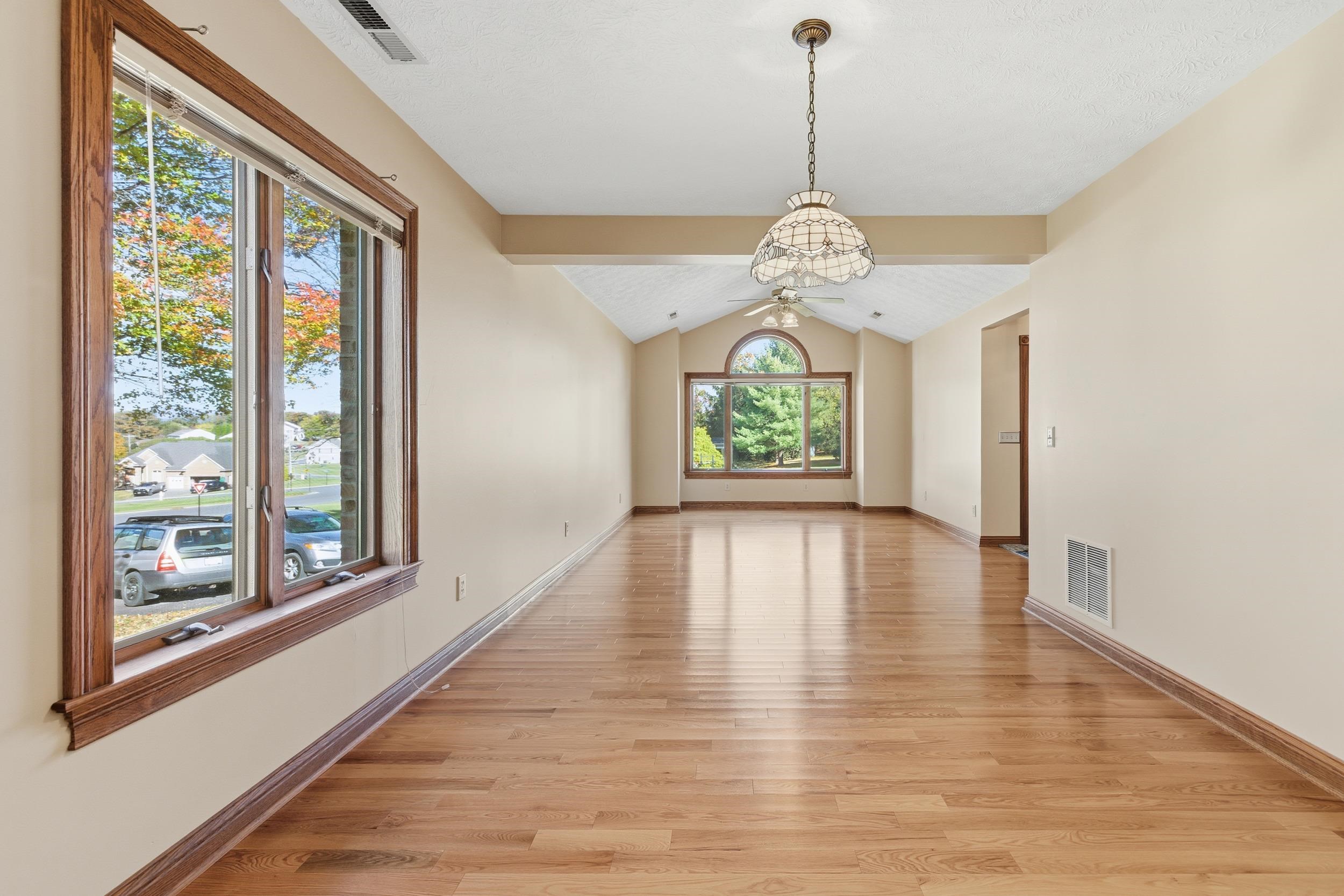 100 SUNBRIGHT DR, BRIDGEWATER, Virginia 22812, 3 Bedrooms Bedrooms, ,2 BathroomsBathrooms,Residential,100 SUNBRIGHT DR,670302 MLS # 670302