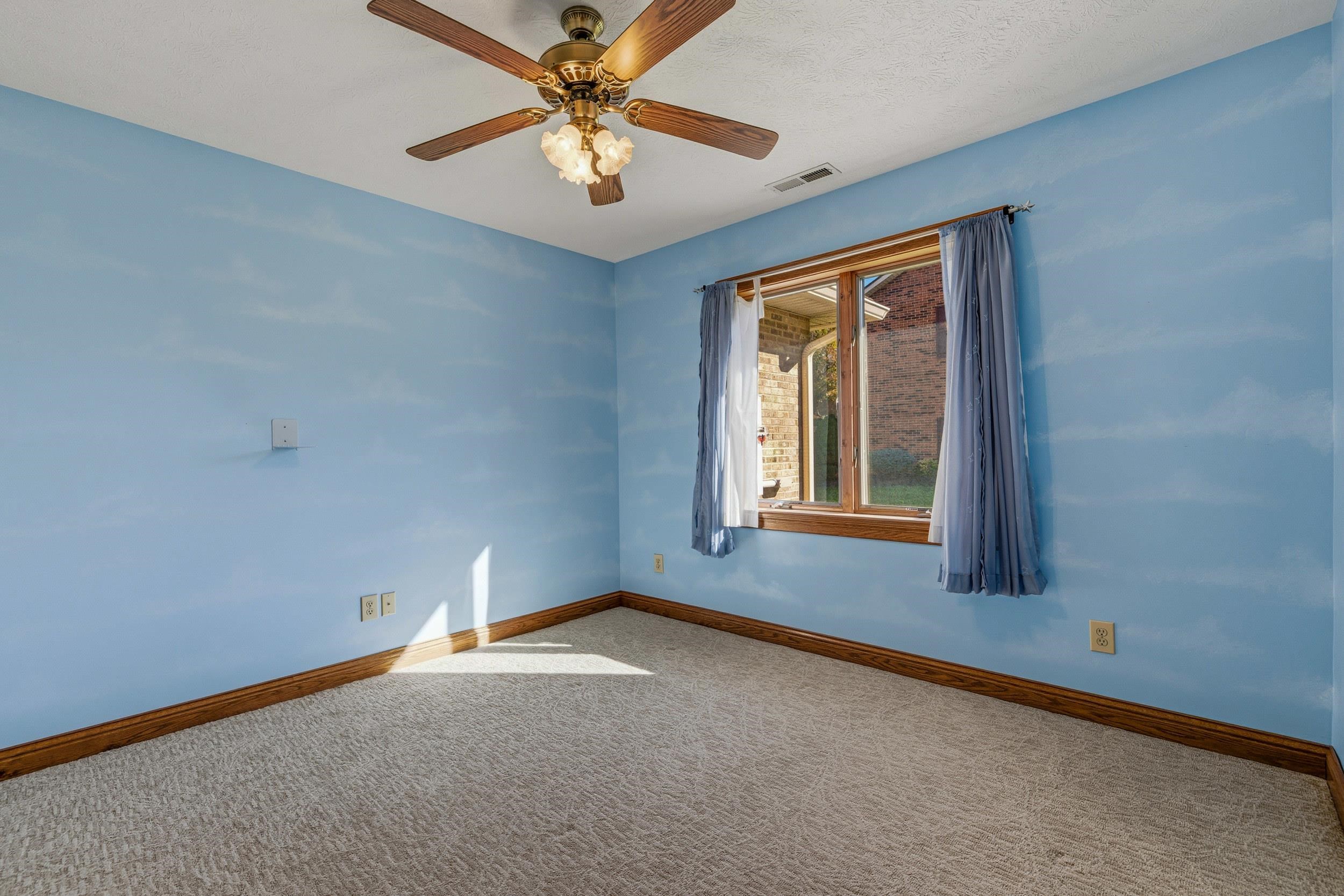 100 SUNBRIGHT DR, BRIDGEWATER, Virginia 22812, 3 Bedrooms Bedrooms, ,2 BathroomsBathrooms,Residential,100 SUNBRIGHT DR,670302 MLS # 670302