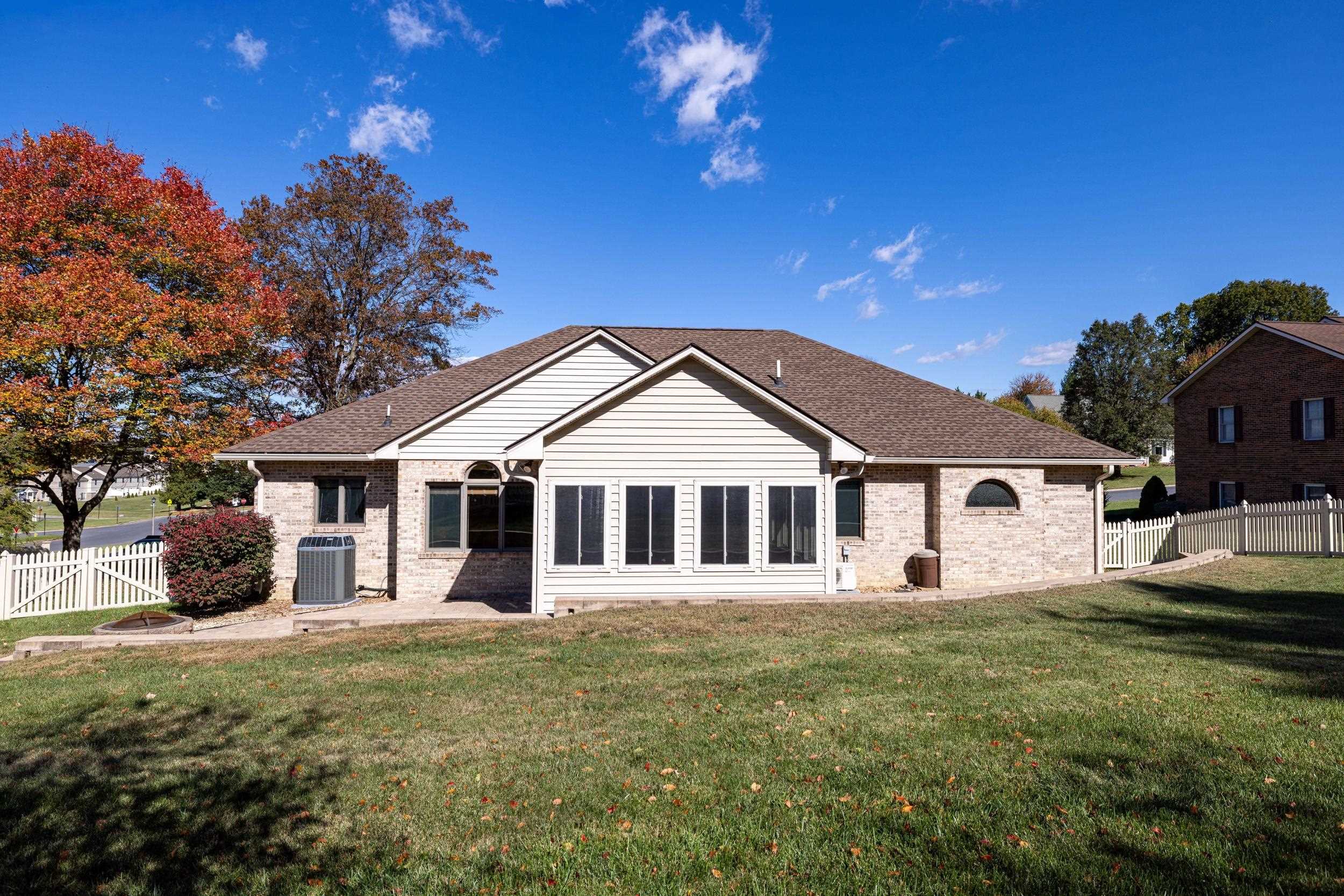 100 SUNBRIGHT DR, BRIDGEWATER, Virginia 22812, 3 Bedrooms Bedrooms, ,2 BathroomsBathrooms,Residential,100 SUNBRIGHT DR,670302 MLS # 670302