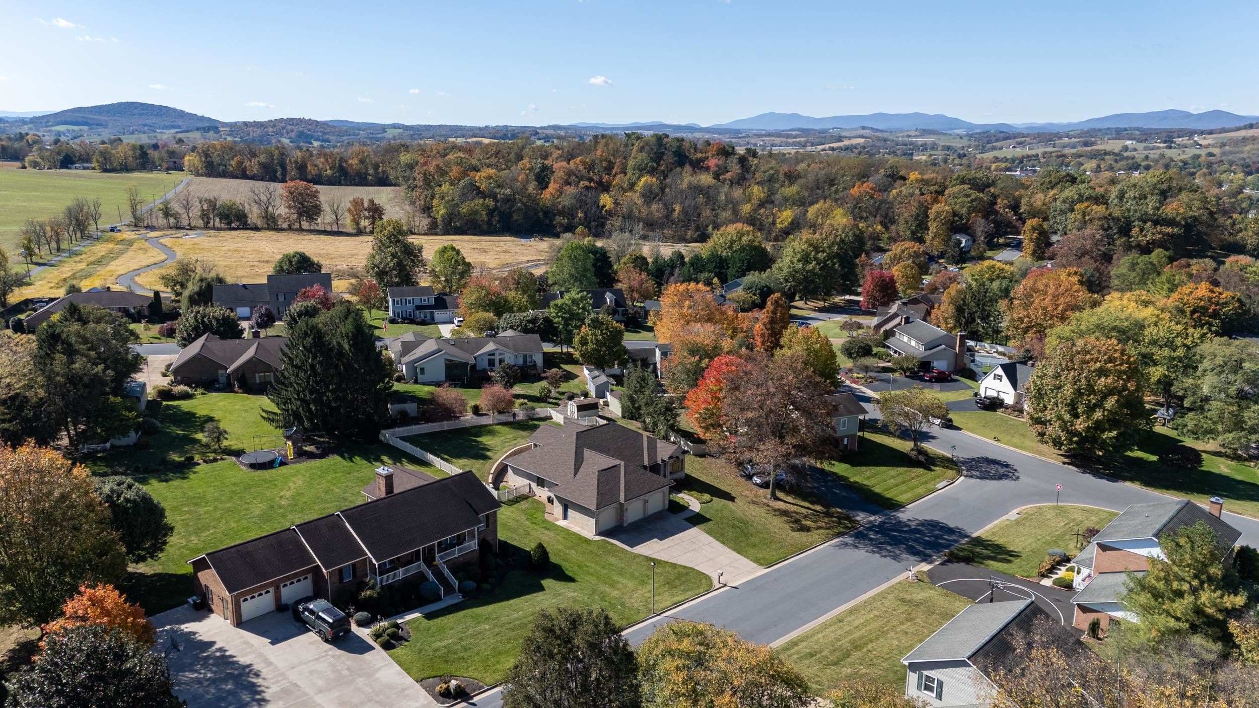 100 SUNBRIGHT DR, BRIDGEWATER, Virginia 22812, 3 Bedrooms Bedrooms, ,2 BathroomsBathrooms,Residential,100 SUNBRIGHT DR,670302 MLS # 670302