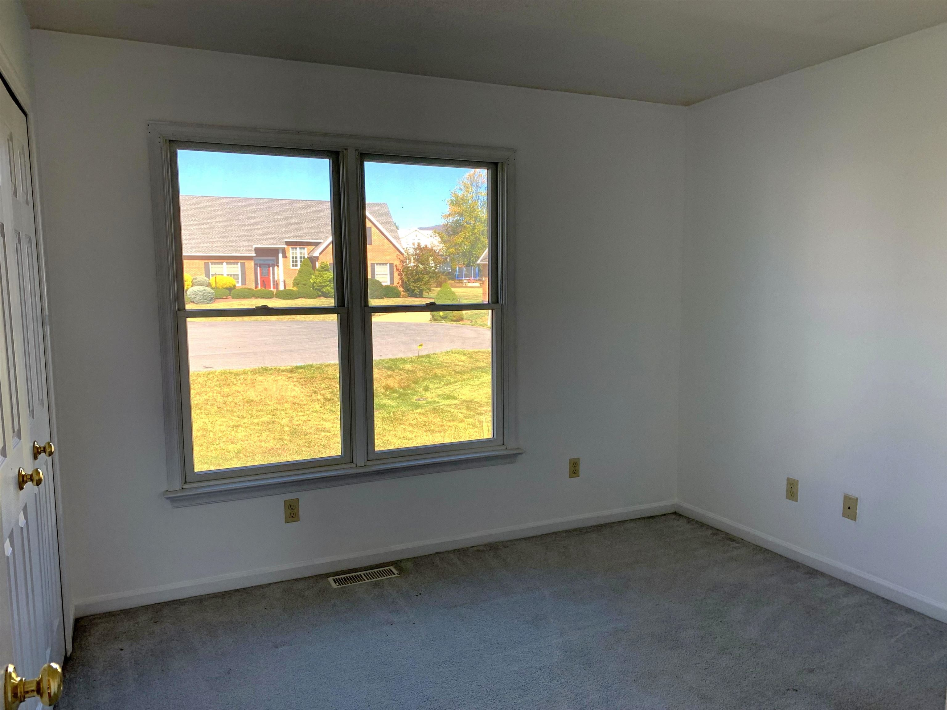 10484 BLUE SPRUCE CT, MCGAHEYSVILLE, Virginia 22840, 4 Bedrooms Bedrooms, ,3 BathroomsBathrooms,Residential,10484 BLUE SPRUCE CT,670314 MLS # 670314