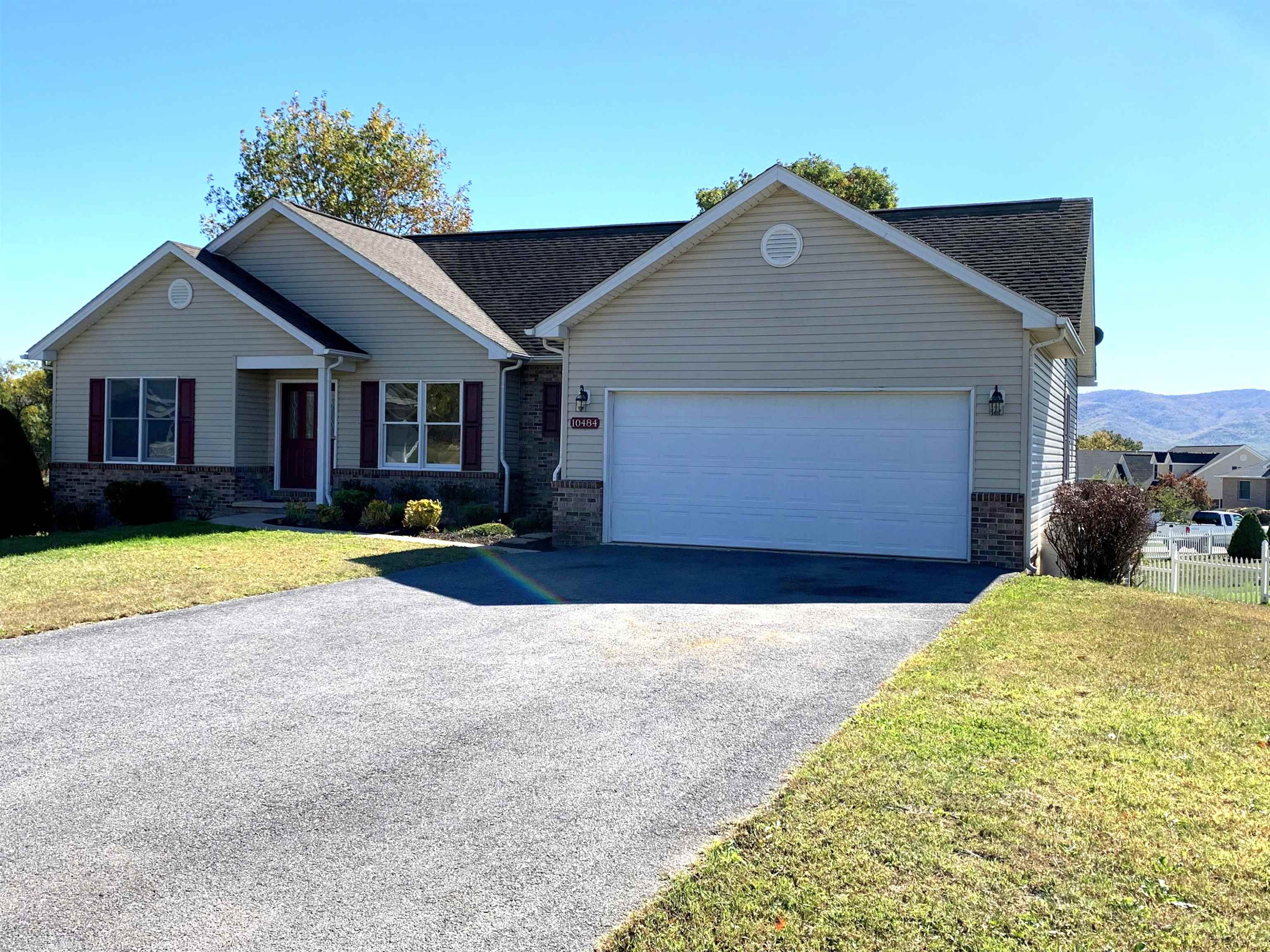 10484 BLUE SPRUCE CT, MCGAHEYSVILLE, Virginia 22840, 4 Bedrooms Bedrooms, ,3 BathroomsBathrooms,Residential,10484 BLUE SPRUCE CT,670314 MLS # 670314