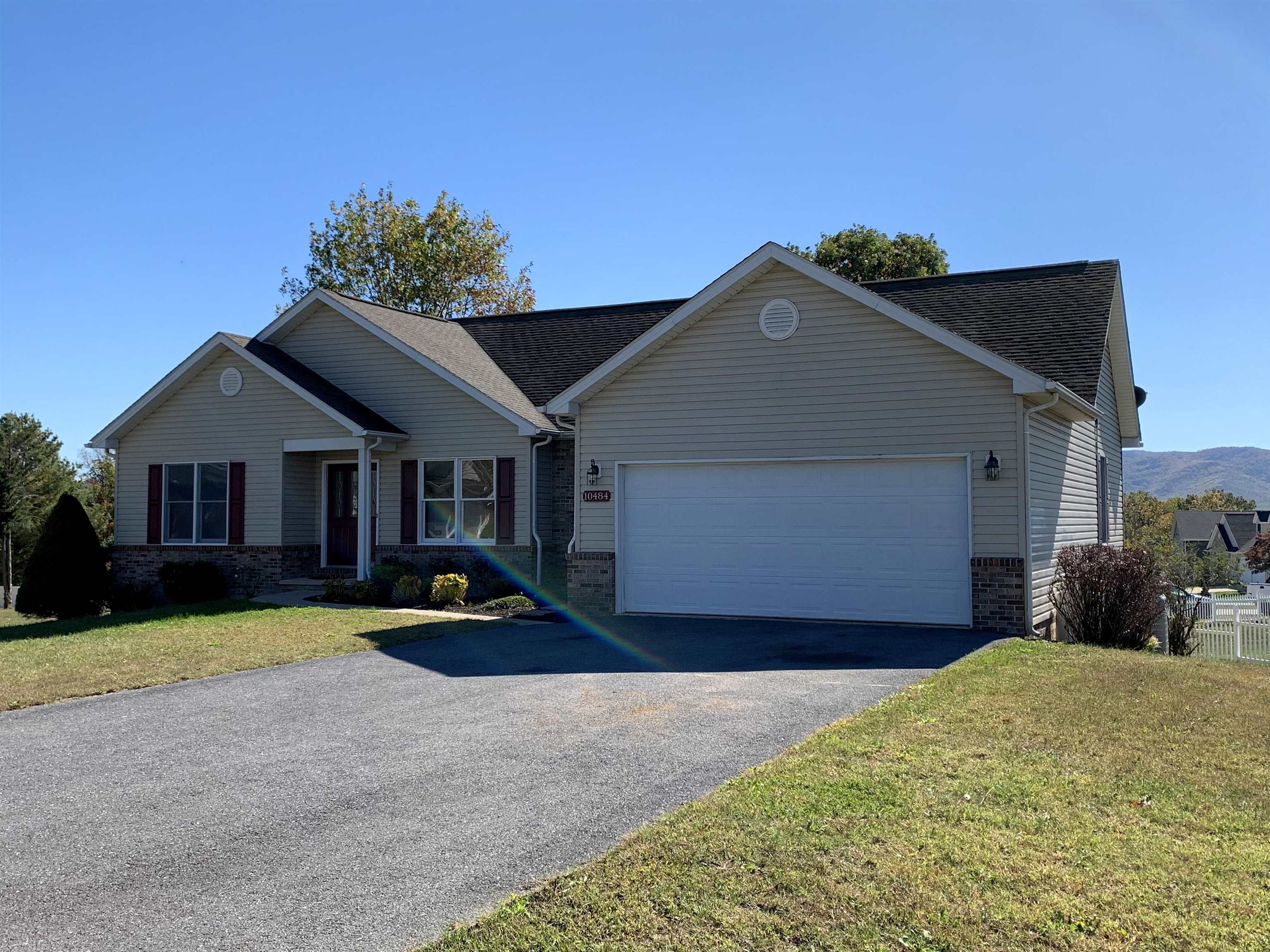 10484 BLUE SPRUCE CT, MCGAHEYSVILLE, Virginia 22840, 4 Bedrooms Bedrooms, ,3 BathroomsBathrooms,Residential,10484 BLUE SPRUCE CT,670314 MLS # 670314