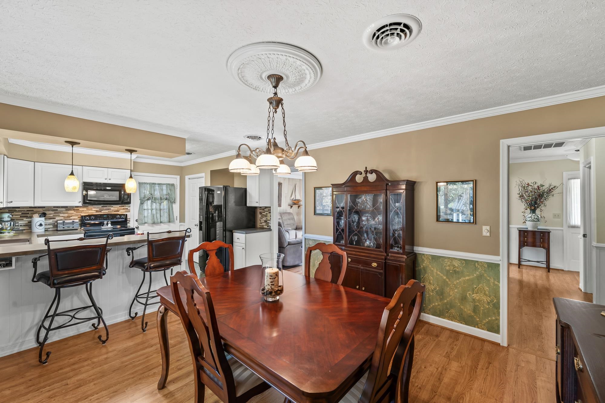 9 S COBBLESTONE CT, FISHERSVILLE, Virginia 22939, 4 Bedrooms Bedrooms, ,2 BathroomsBathrooms,Residential,Impeccable 1 level home with a full finished basem,9 S COBBLESTONE CT,670322 MLS # 670322