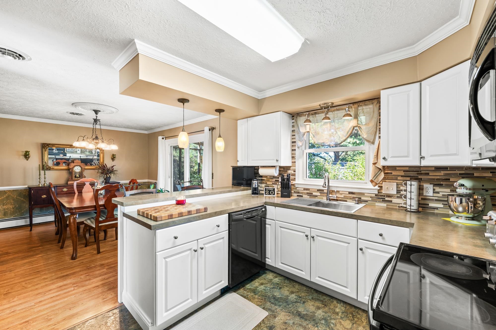 9 S COBBLESTONE CT, FISHERSVILLE, Virginia 22939, 4 Bedrooms Bedrooms, ,2 BathroomsBathrooms,Residential,Impeccable 1 level home with a full finished basem,9 S COBBLESTONE CT,670322 MLS # 670322