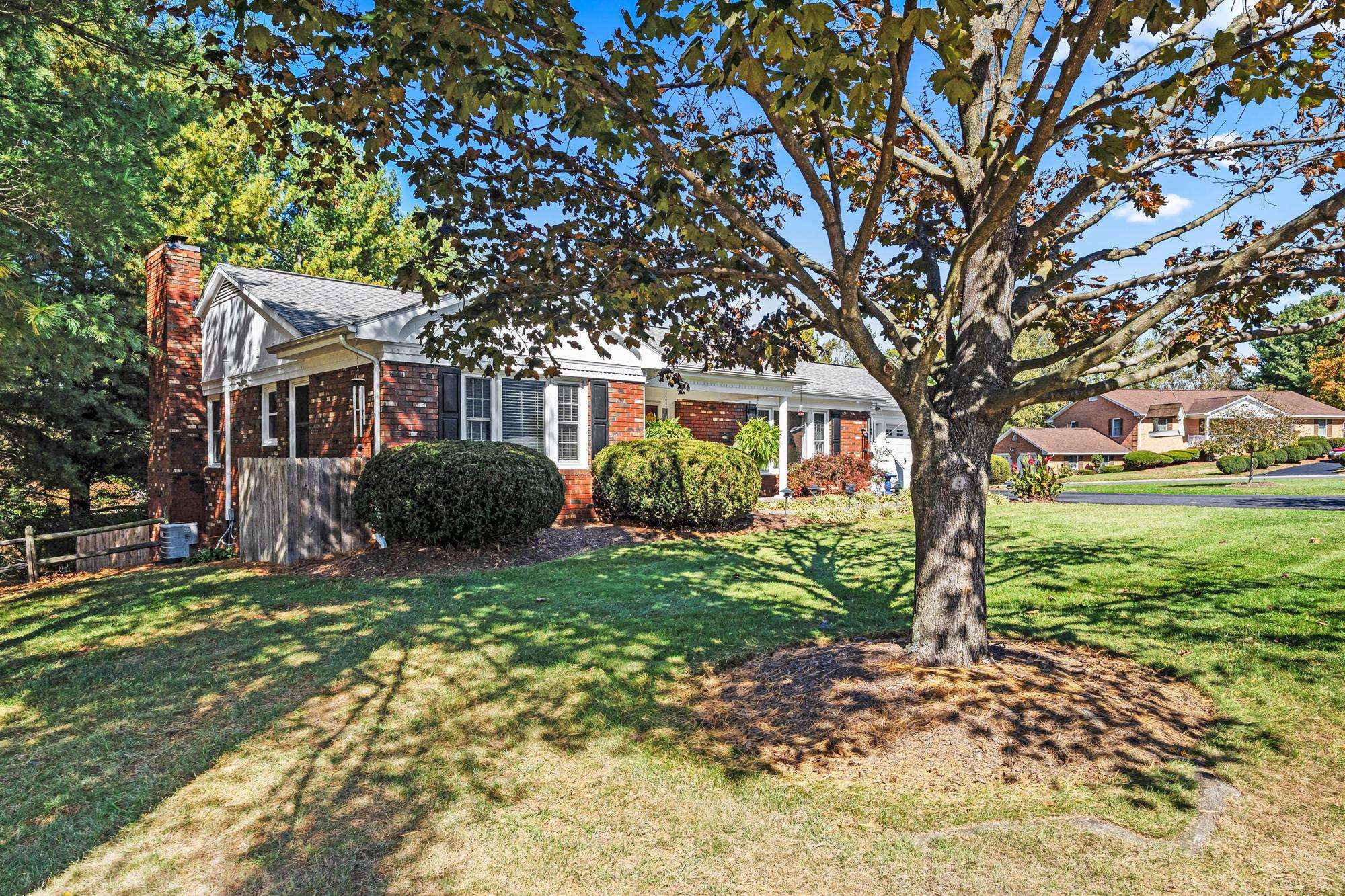 9 S COBBLESTONE CT, FISHERSVILLE, Virginia 22939, 4 Bedrooms Bedrooms, ,2 BathroomsBathrooms,Residential,Impeccable 1 level home with a full finished basem,9 S COBBLESTONE CT,670322 MLS # 670322