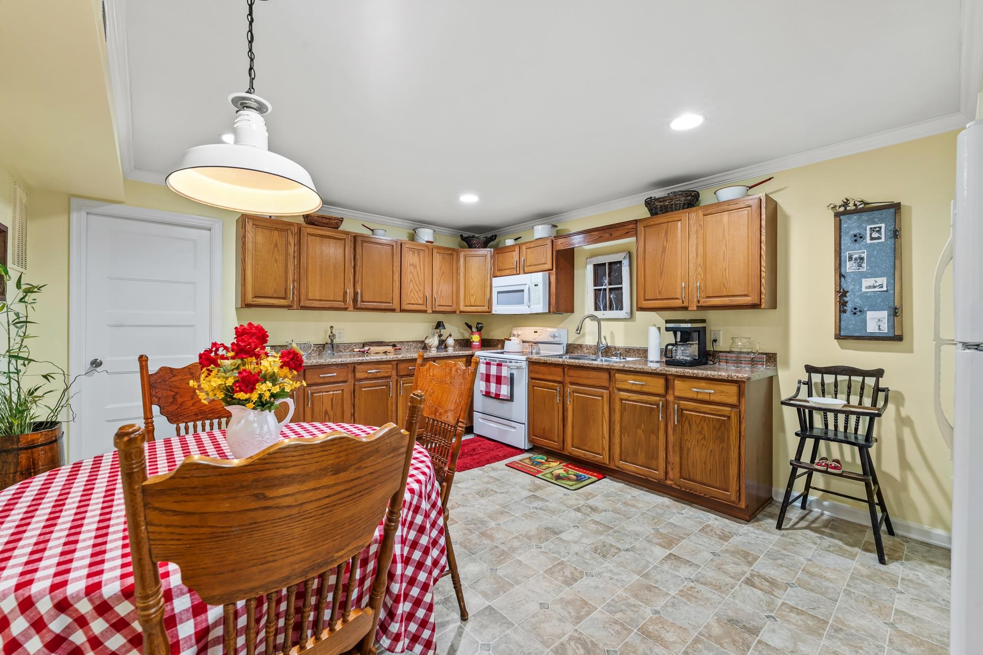 9 S COBBLESTONE CT, FISHERSVILLE, Virginia 22939, 4 Bedrooms Bedrooms, ,2 BathroomsBathrooms,Residential,Impeccable 1 level home with a full finished basem,9 S COBBLESTONE CT,670322 MLS # 670322