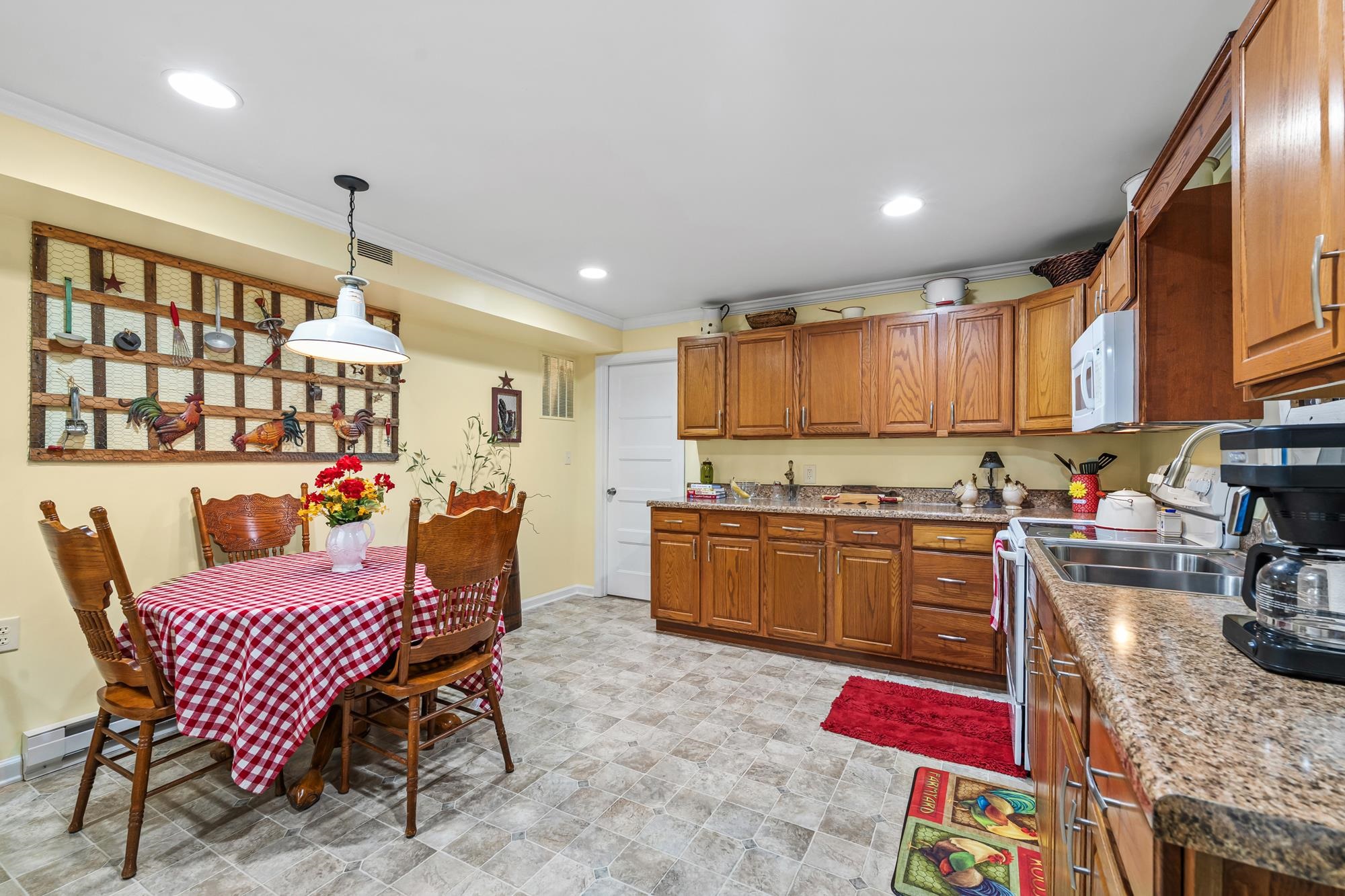 9 S COBBLESTONE CT, FISHERSVILLE, Virginia 22939, 4 Bedrooms Bedrooms, ,2 BathroomsBathrooms,Residential,Impeccable 1 level home with a full finished basem,9 S COBBLESTONE CT,670322 MLS # 670322