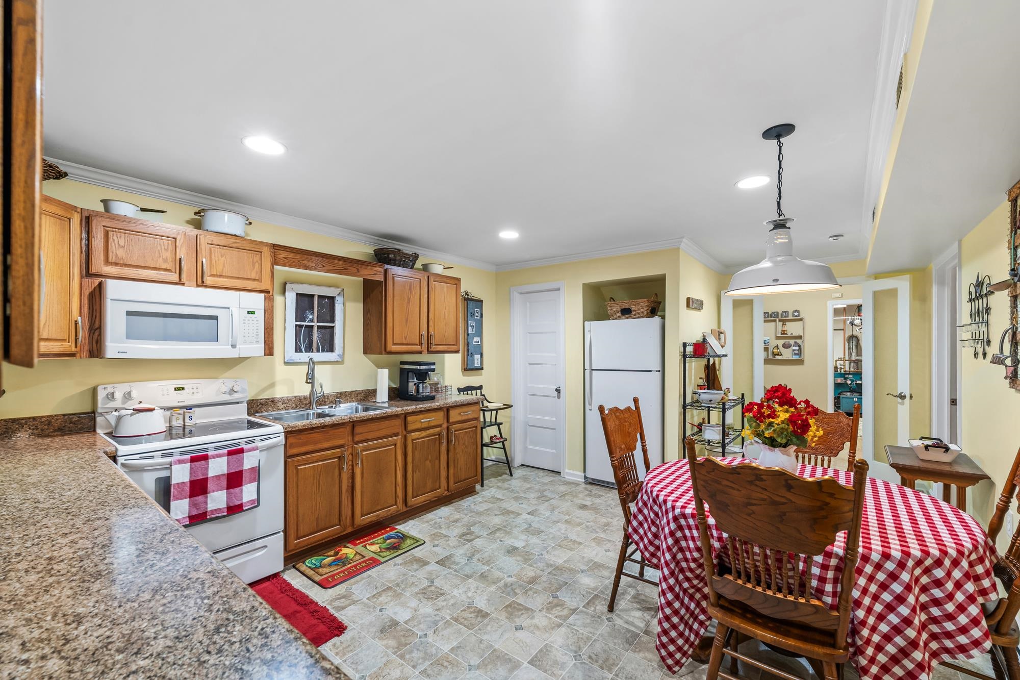 9 S COBBLESTONE CT, FISHERSVILLE, Virginia 22939, 4 Bedrooms Bedrooms, ,2 BathroomsBathrooms,Residential,Impeccable 1 level home with a full finished basem,9 S COBBLESTONE CT,670322 MLS # 670322