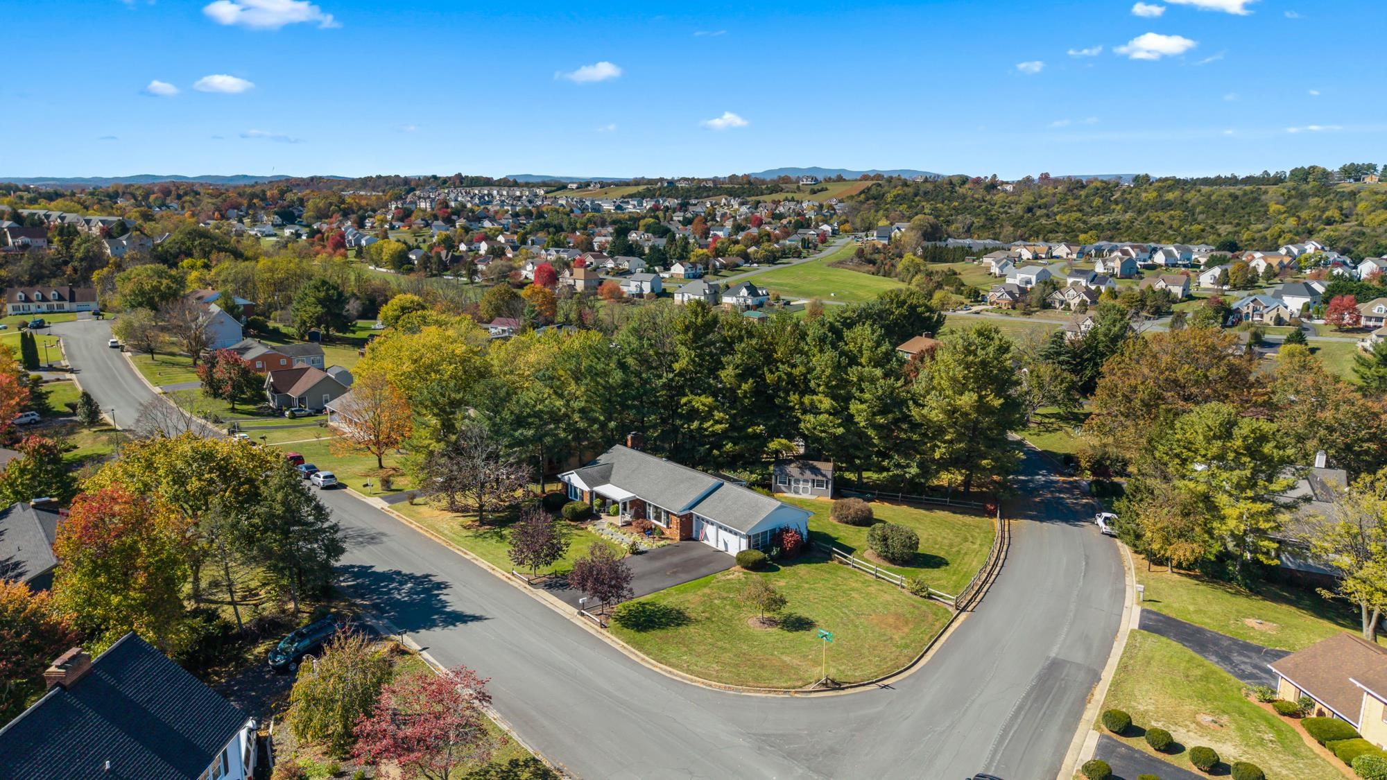 9 S COBBLESTONE CT, FISHERSVILLE, Virginia 22939, 4 Bedrooms Bedrooms, ,2 BathroomsBathrooms,Residential,Impeccable 1 level home with a full finished basem,9 S COBBLESTONE CT,670322 MLS # 670322