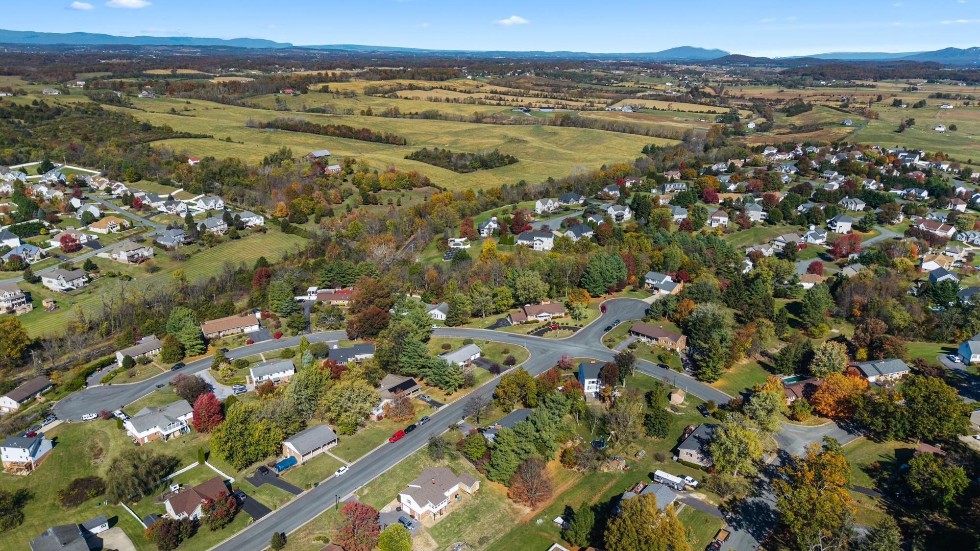 9 S COBBLESTONE CT, FISHERSVILLE, Virginia 22939, 4 Bedrooms Bedrooms, ,2 BathroomsBathrooms,Residential,Impeccable 1 level home with a full finished basem,9 S COBBLESTONE CT,670322 MLS # 670322