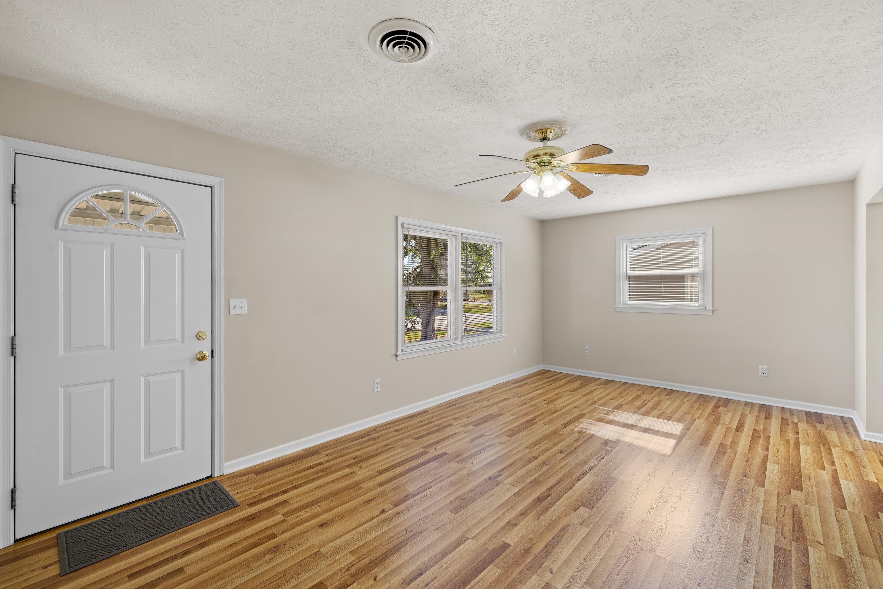 16 KELFORD ST, VERONA, Virginia 24482, 3 Bedrooms Bedrooms, ,2 BathroomsBathrooms,Residential,16 KELFORD ST,670324 MLS # 670324