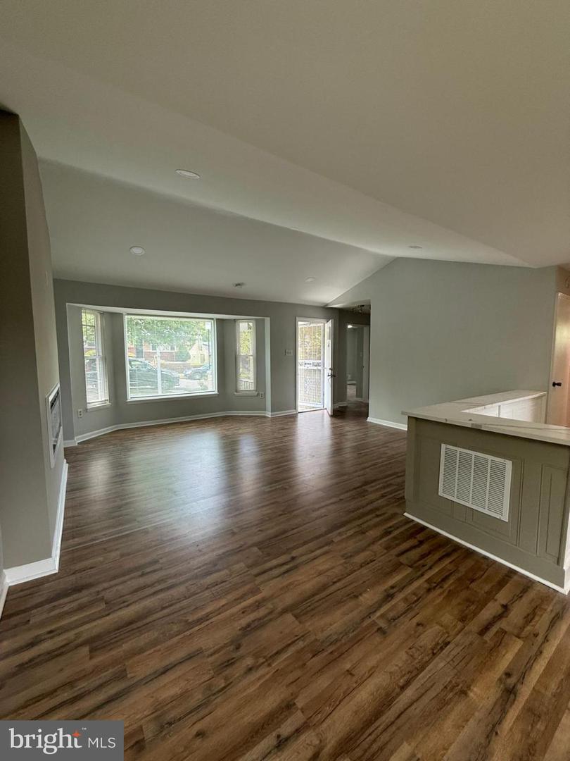 1112 CHAPLIN ST SE, WASHINGTON, District Of Columbia 20019, 3 Bedrooms Bedrooms, 6 Rooms Rooms,1 BathroomBathrooms,Residential,For sale,1112 CHAPLIN ST SE,DCDC2222408 MLS # DCDC2222408