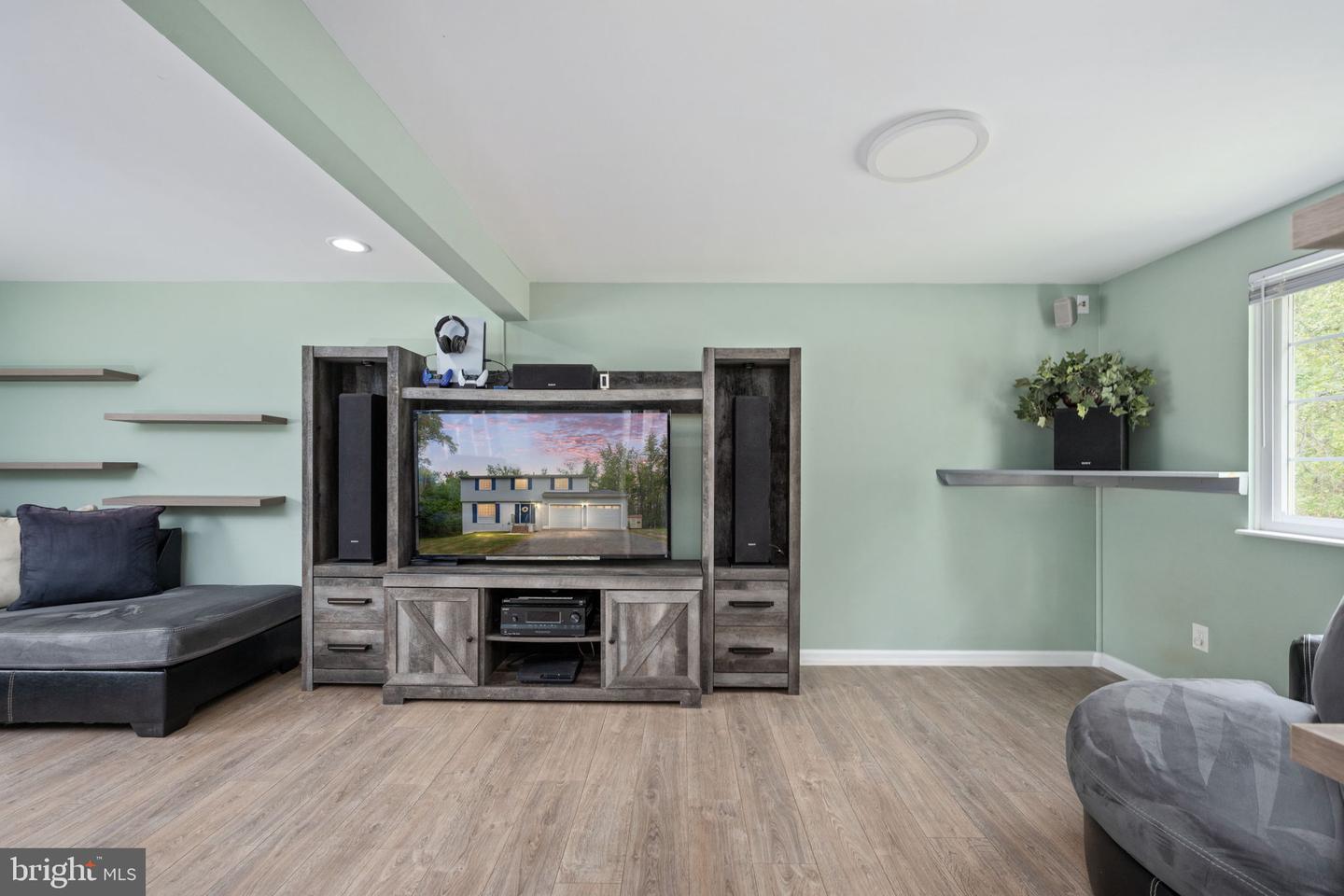 15 SAINT PATRICK ST, FREDERICKSBURG, Virginia 22407, 4 Bedrooms Bedrooms, 7 Rooms Rooms,2 BathroomsBathrooms,Residential,For sale,15 SAINT PATRICK ST,VASP2036466 MLS # VASP2036466