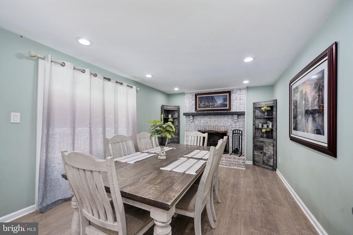 15 SAINT PATRICK ST, FREDERICKSBURG, Virginia 22407, 4 Bedrooms Bedrooms, 7 Rooms Rooms,2 BathroomsBathrooms,Residential,For sale,15 SAINT PATRICK ST,VASP2036466 MLS # VASP2036466