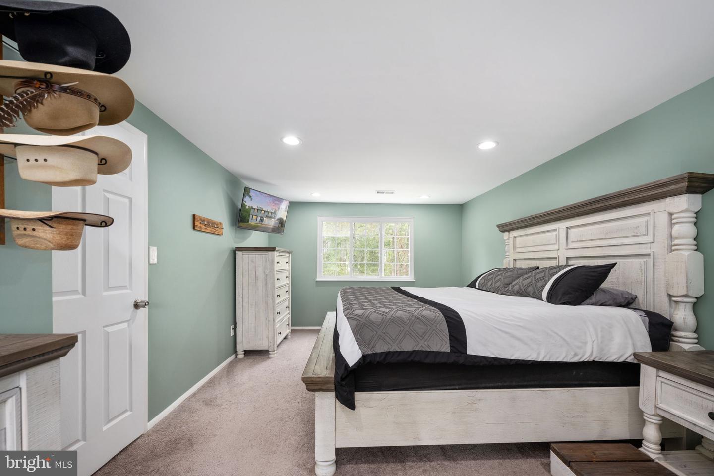 15 SAINT PATRICK ST, FREDERICKSBURG, Virginia 22407, 4 Bedrooms Bedrooms, 7 Rooms Rooms,2 BathroomsBathrooms,Residential,For sale,15 SAINT PATRICK ST,VASP2036466 MLS # VASP2036466