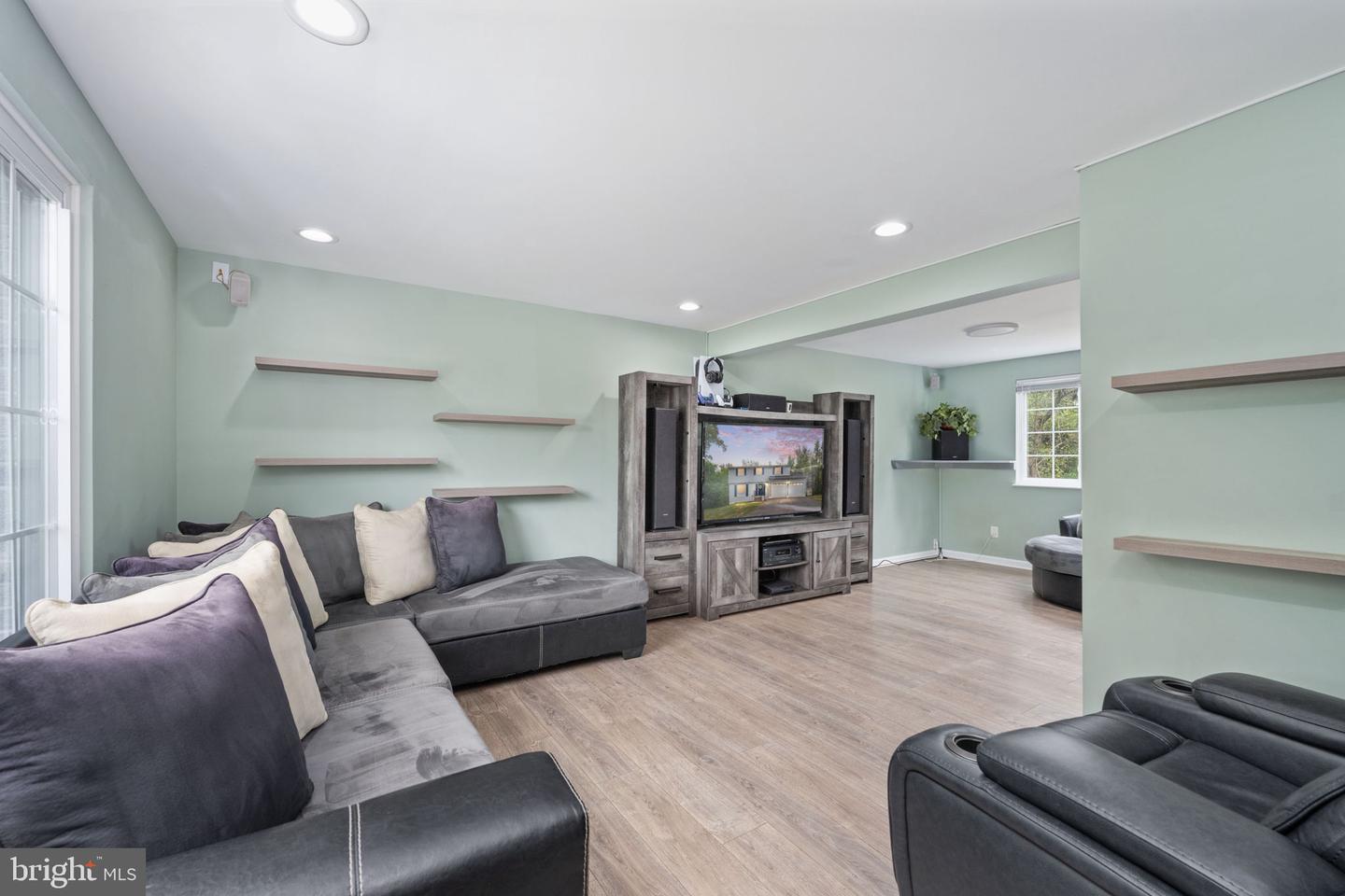 15 SAINT PATRICK ST, FREDERICKSBURG, Virginia 22407, 4 Bedrooms Bedrooms, 7 Rooms Rooms,2 BathroomsBathrooms,Residential,For sale,15 SAINT PATRICK ST,VASP2036466 MLS # VASP2036466