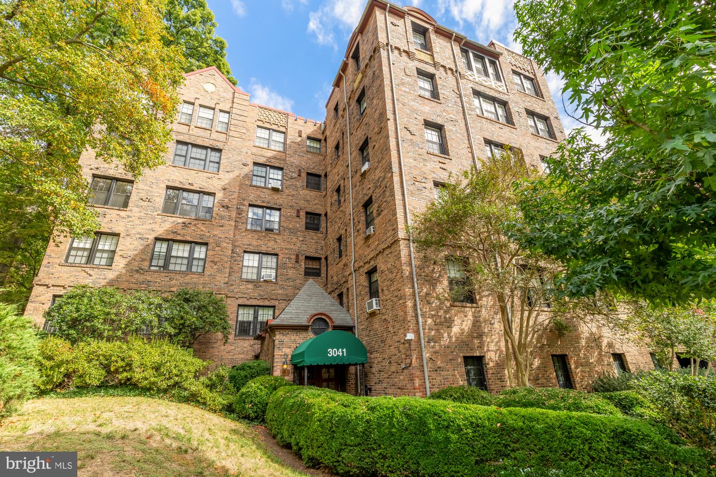 3041 SEDGWICK ST NW #402D, WASHINGTON, District Of Columbia 20008, 2 Bedrooms Bedrooms, ,2 BathroomsBathrooms,Residential,For sale,3041 SEDGWICK ST NW #402D,DCDC2226638 MLS # DCDC2226638