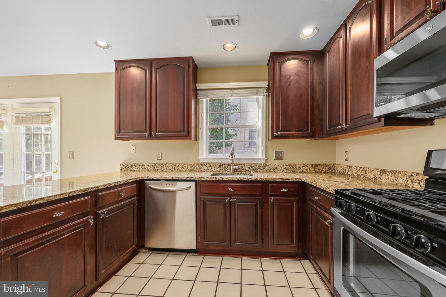 5127 WOODFIELD DR, CENTREVILLE, Virginia 20120, 4 Bedrooms Bedrooms, ,3 BathroomsBathrooms,Residential,For sale,5127 WOODFIELD DR,VAFX2274018 MLS # VAFX2274018