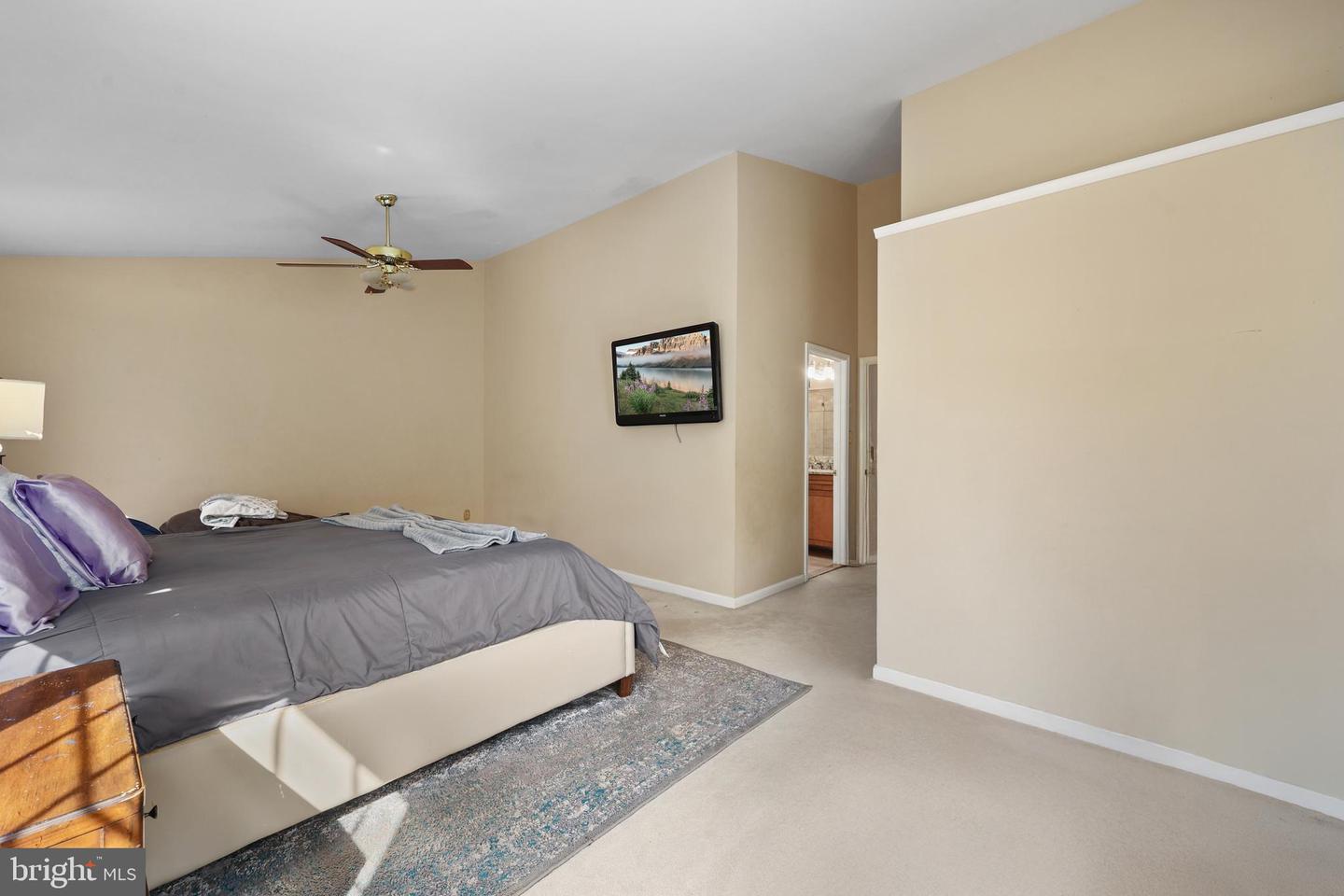 5127 WOODFIELD DR, CENTREVILLE, Virginia 20120, 4 Bedrooms Bedrooms, ,3 BathroomsBathrooms,Residential,For sale,5127 WOODFIELD DR,VAFX2274018 MLS # VAFX2274018