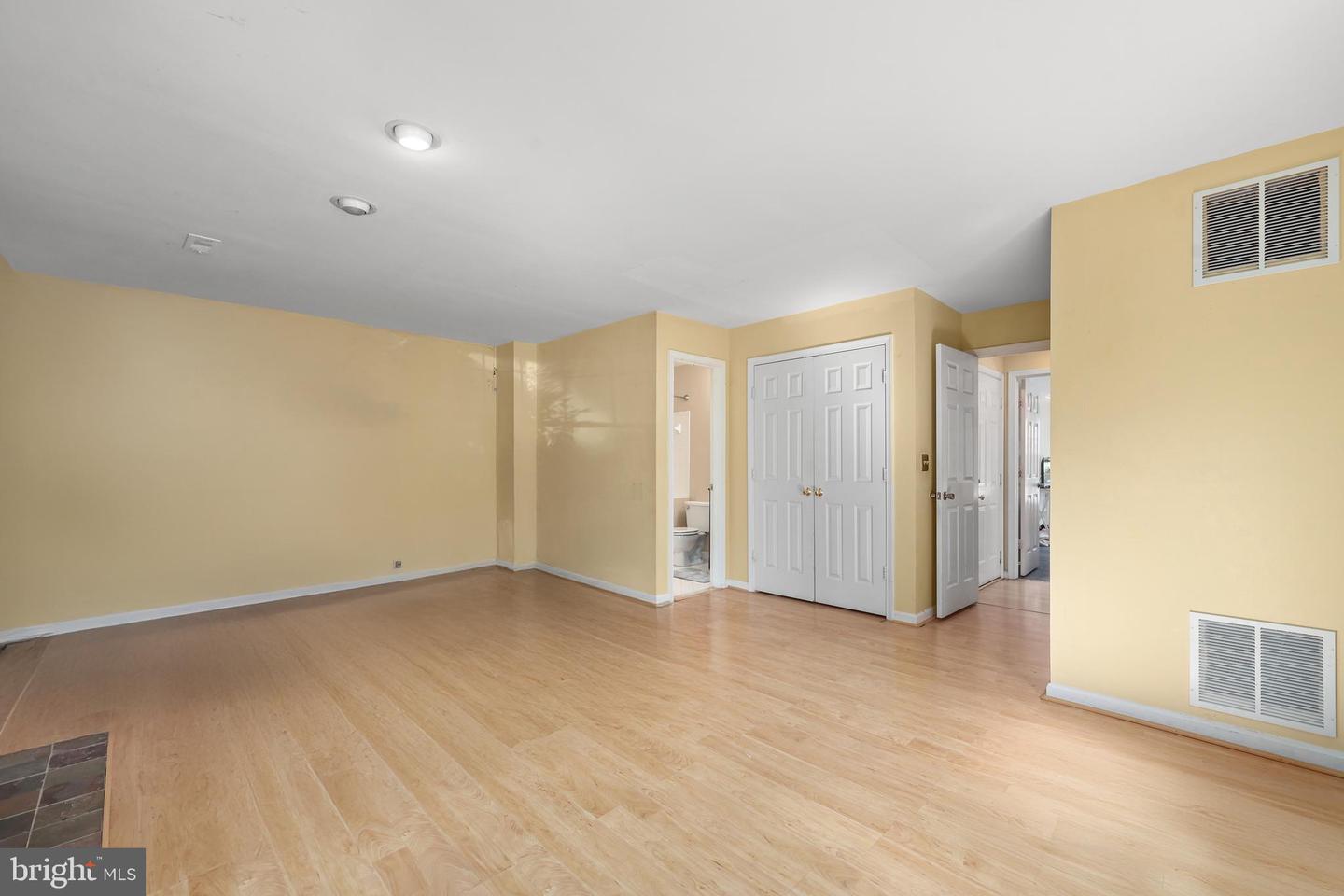 5127 WOODFIELD DR, CENTREVILLE, Virginia 20120, 4 Bedrooms Bedrooms, ,3 BathroomsBathrooms,Residential,For sale,5127 WOODFIELD DR,VAFX2274018 MLS # VAFX2274018
